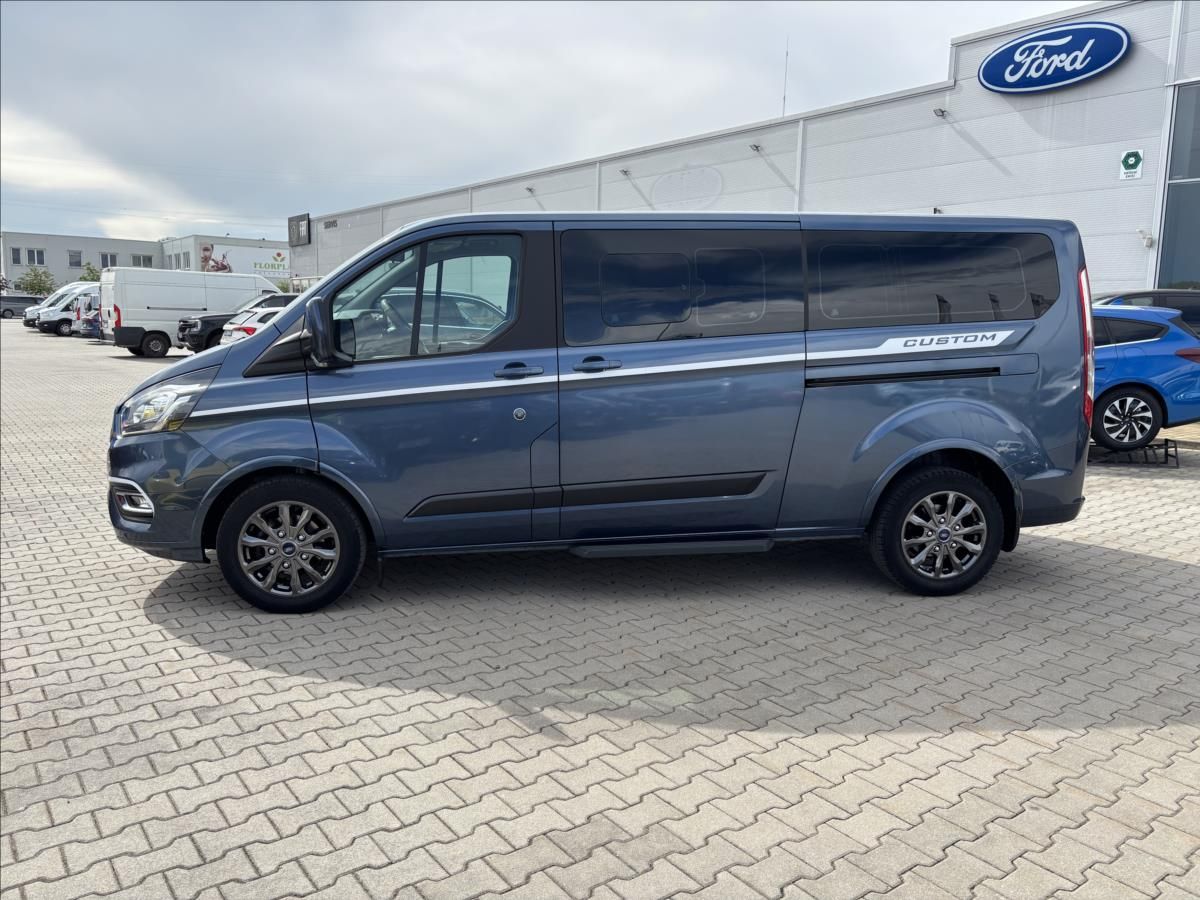 Ford Tourneo Custom, 2,0 EcoBlue 125kW L2 - fotka 2