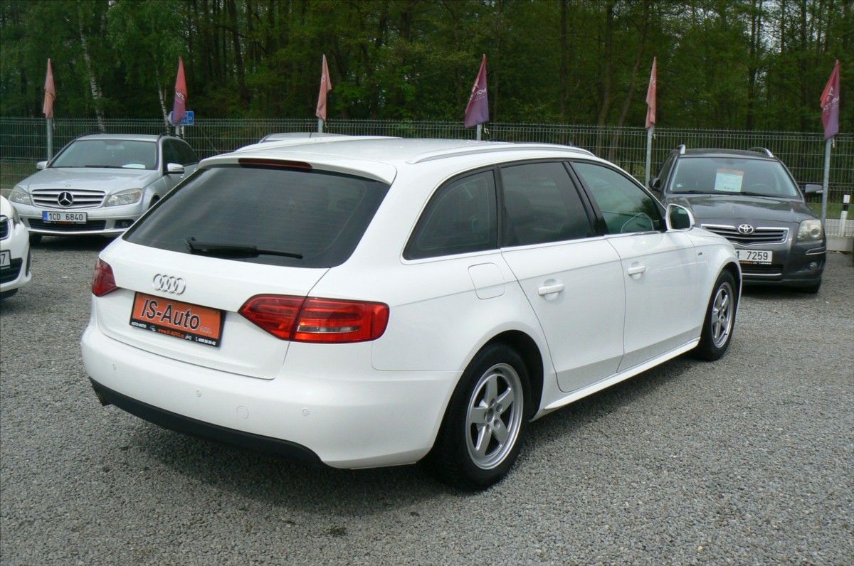 Audi A4, 2,0 TDi COMBI S-LINE - fotka 4