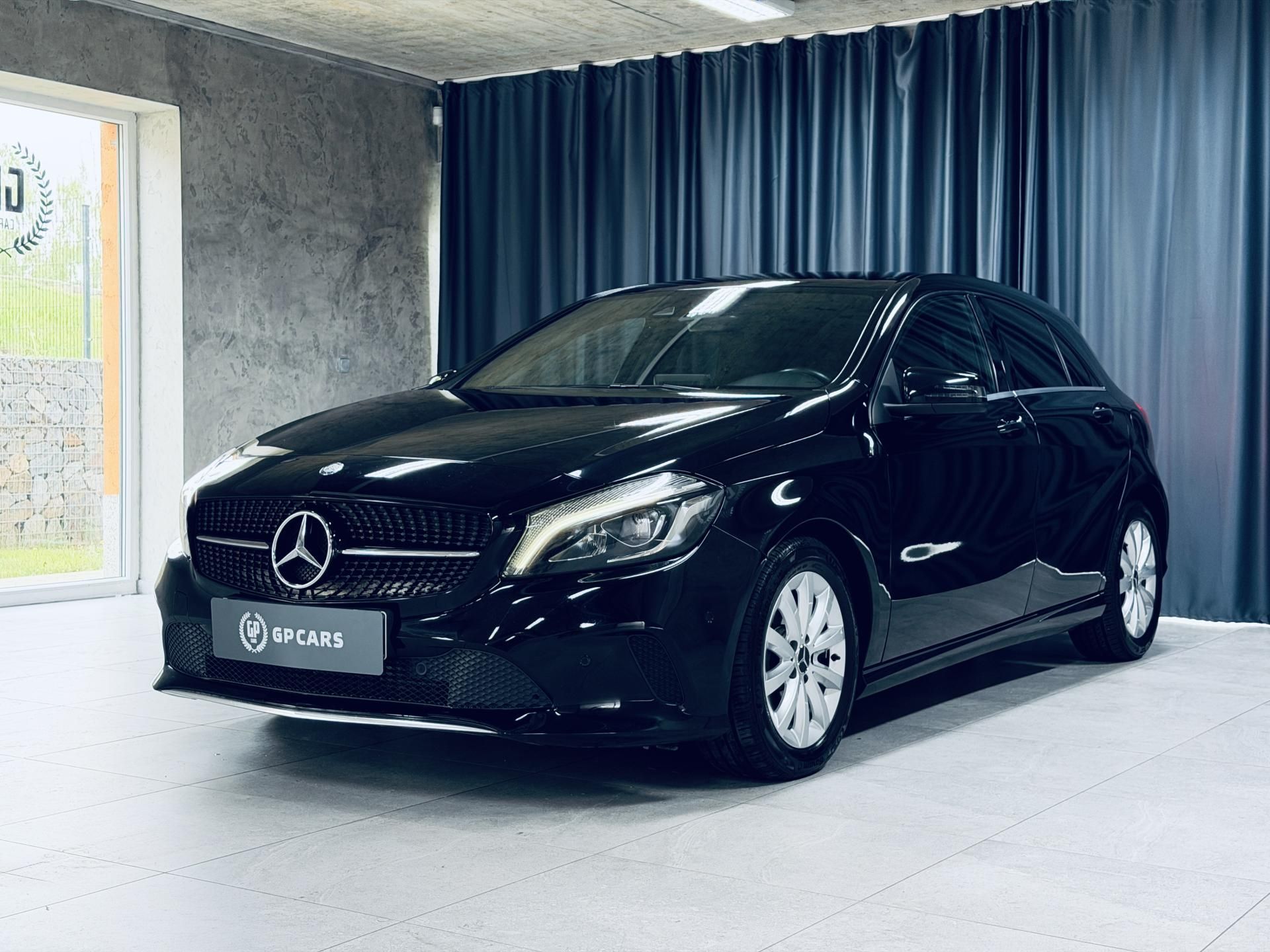 Mercedes-Benz Třídy A, 180D*KAMERA*KEYLESS - fotka 3