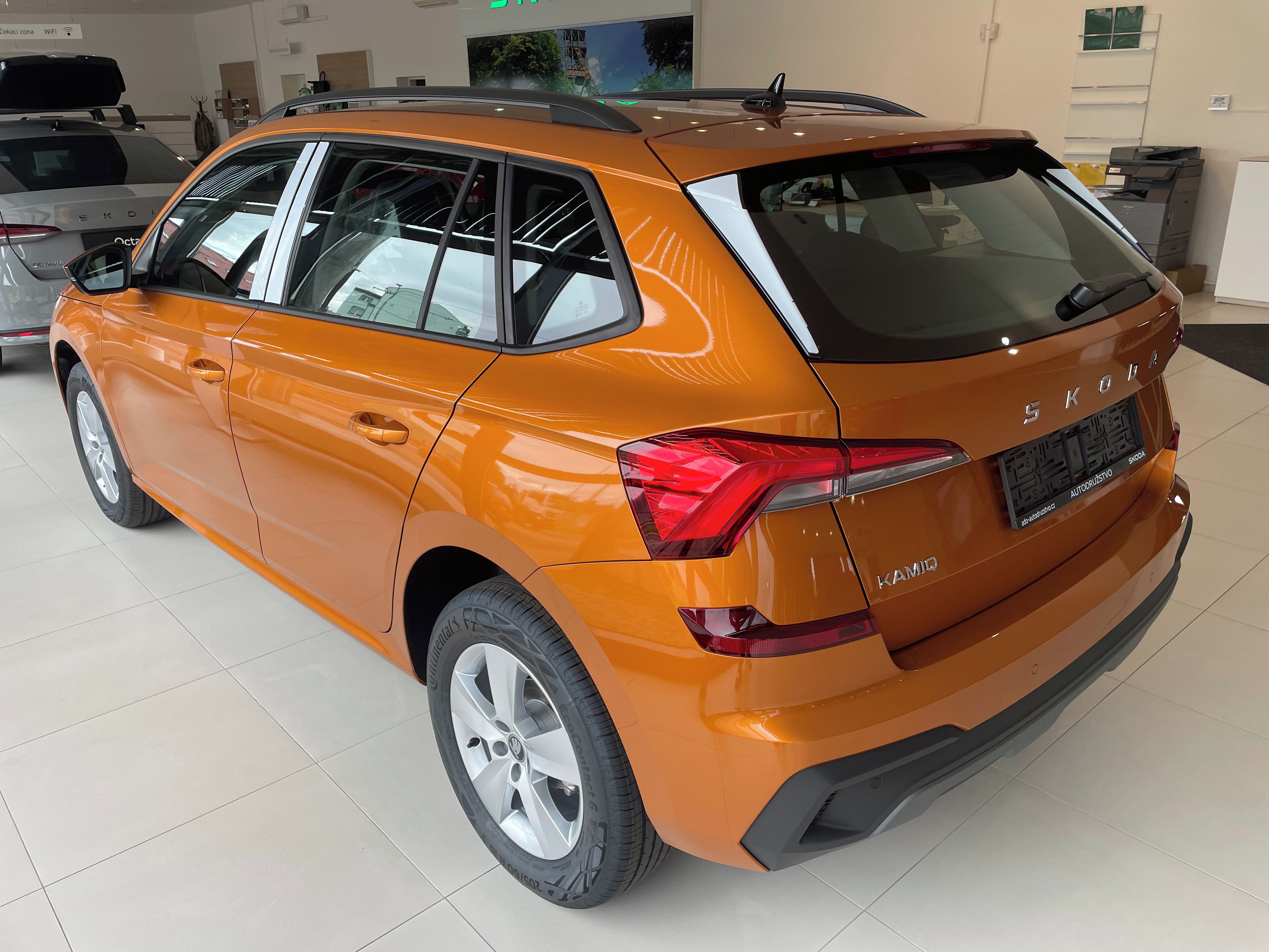 Škoda Kamiq, 1.0 TSI 85kW Selection DSG - fotka 2