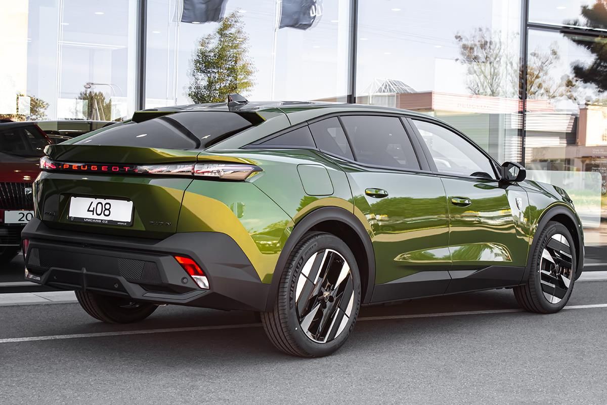 Peugeot 408, 1,2 ALLURE Hybrid 145 e-DCS6 - fotka 5