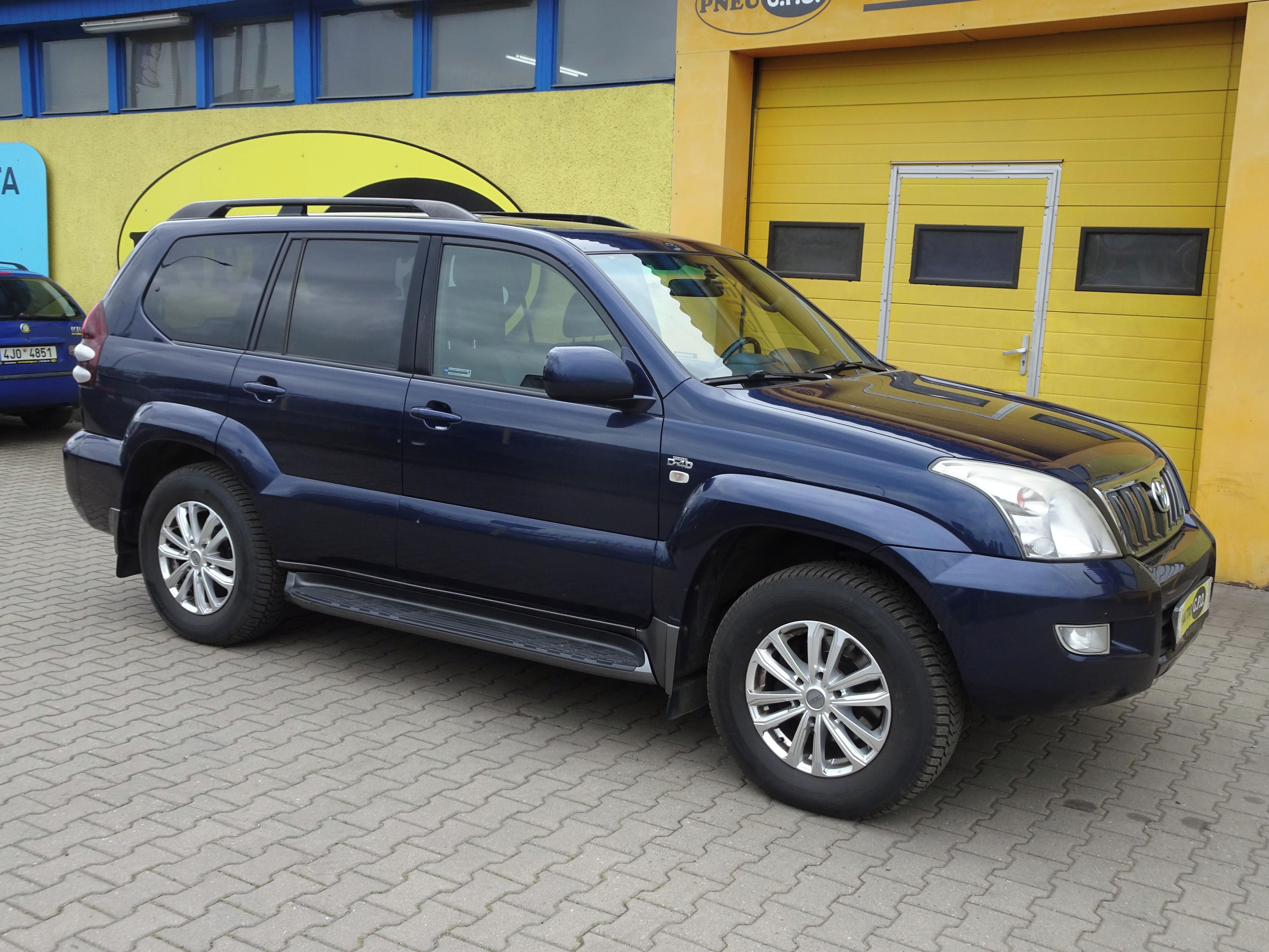 Toyota Land Cruiser, 120 3.0D4-D 4x4, 1.maj, ČR - fotka 3
