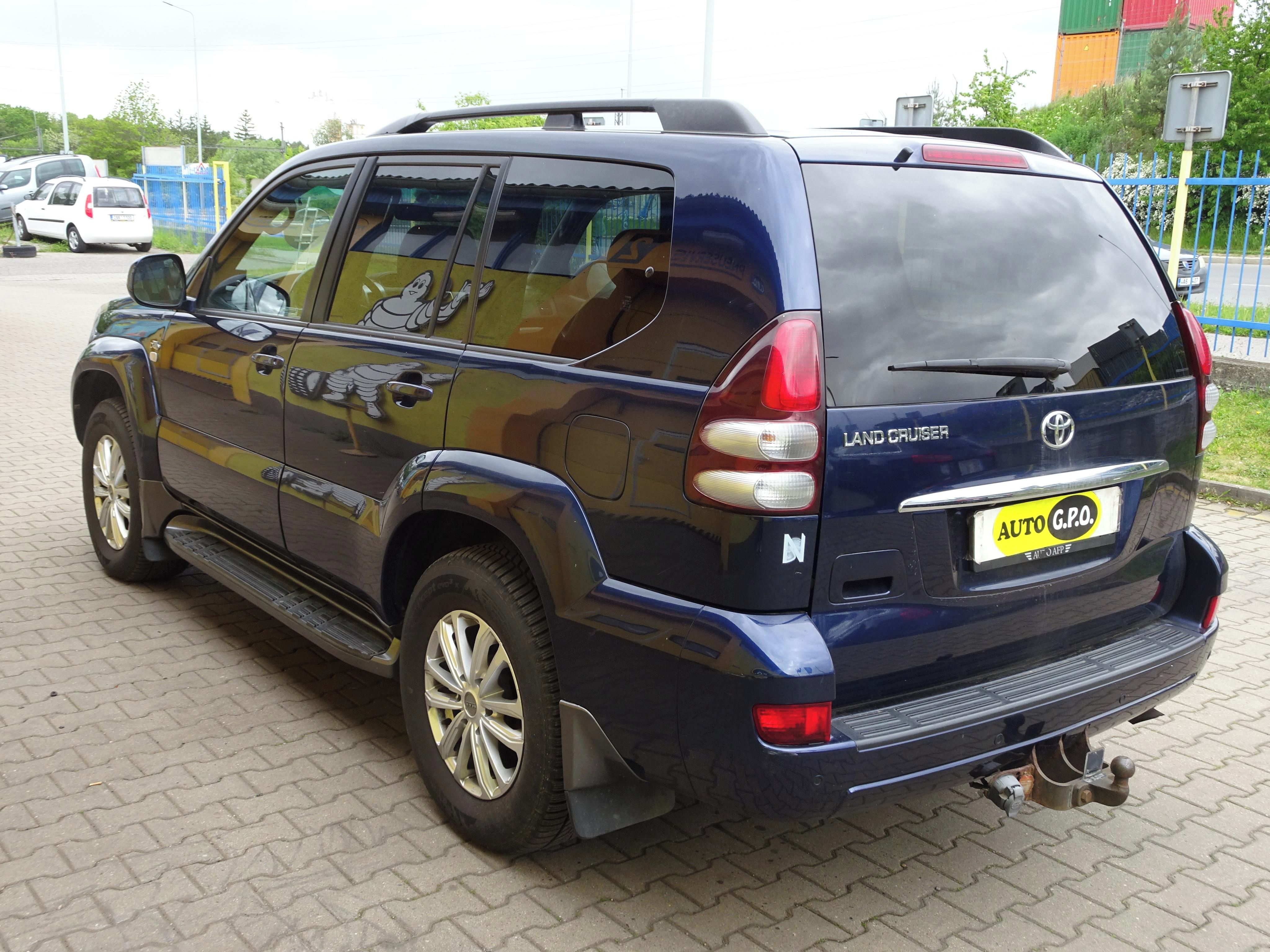 Toyota Land Cruiser, 120 3.0D4-D 4x4, 1.maj, ČR - fotka 4