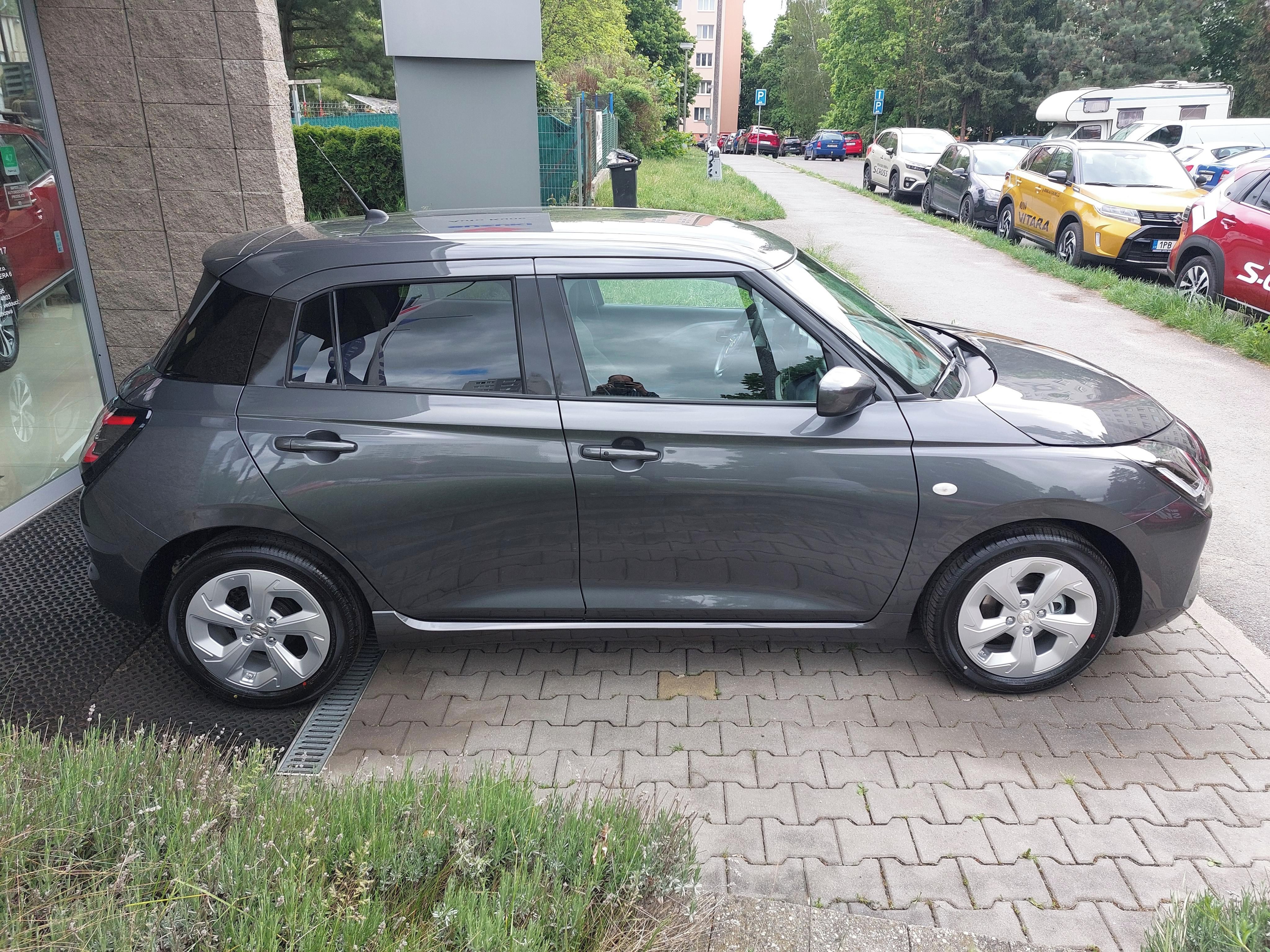 Suzuki Swift, 1.2 Premium Hybrid - fotka 5