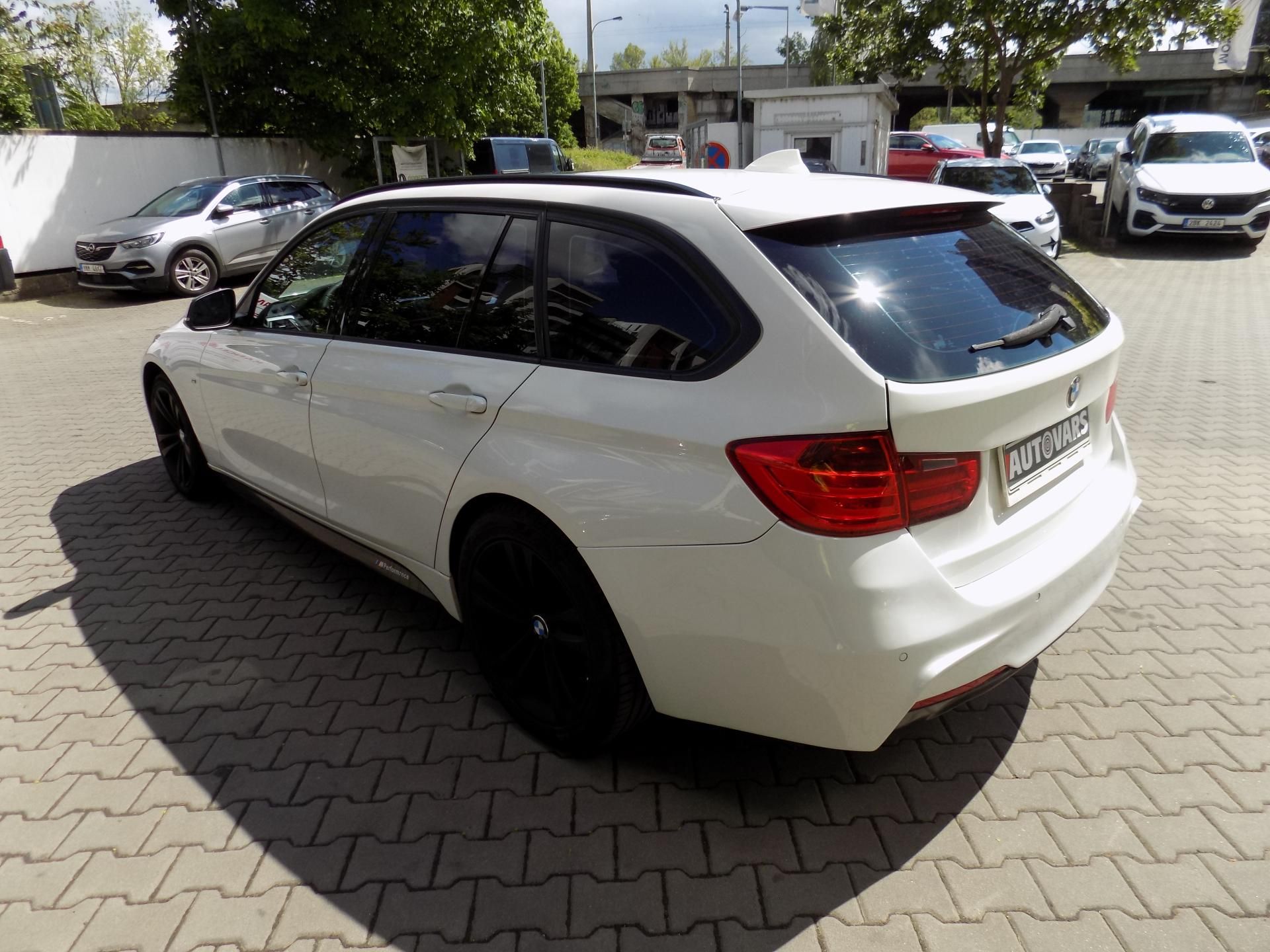 BMW Řada 3, 320 D 135 KW - fotka 5