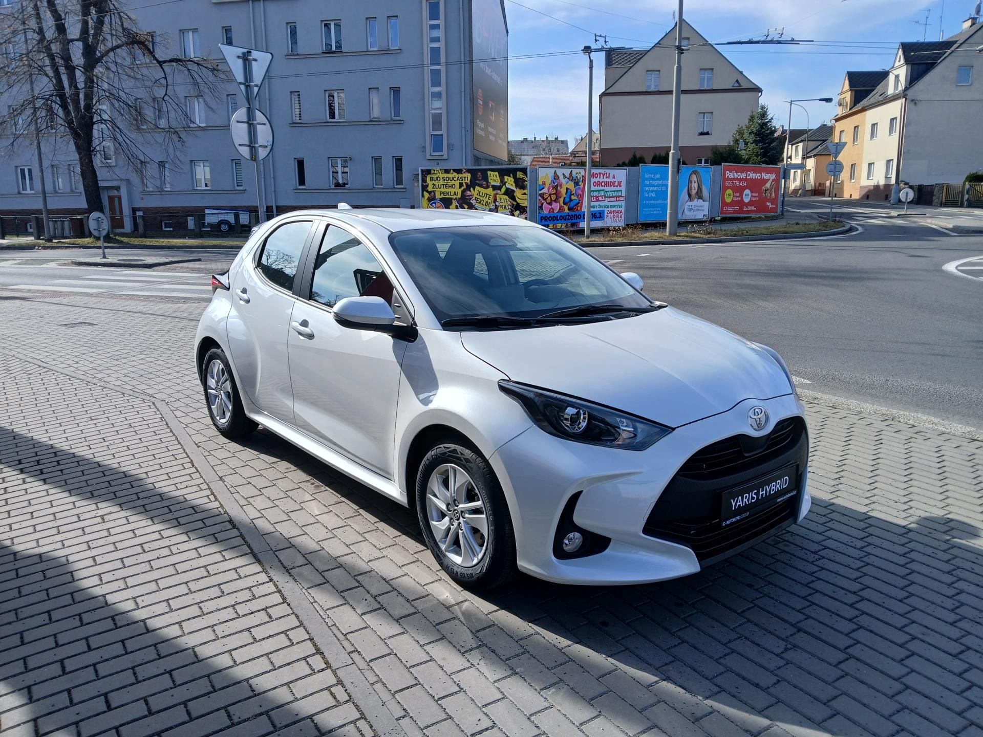 Toyota Yaris, 1,5 HEV 116k e-CVT Comfort - fotka 3