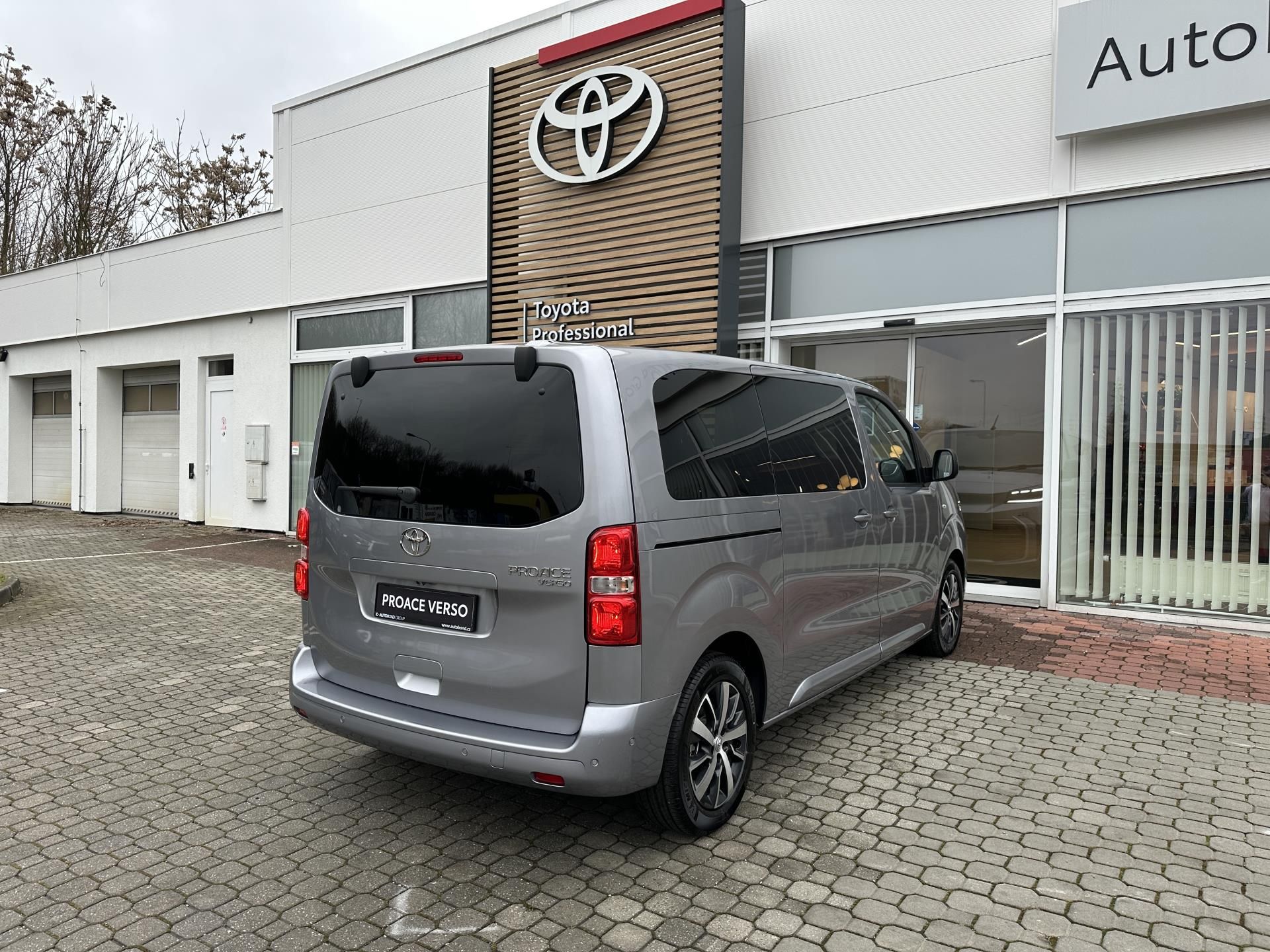 Toyota Proace Verso, 2.0D 8AT Family 8S L1 + Tažné - fotka 6