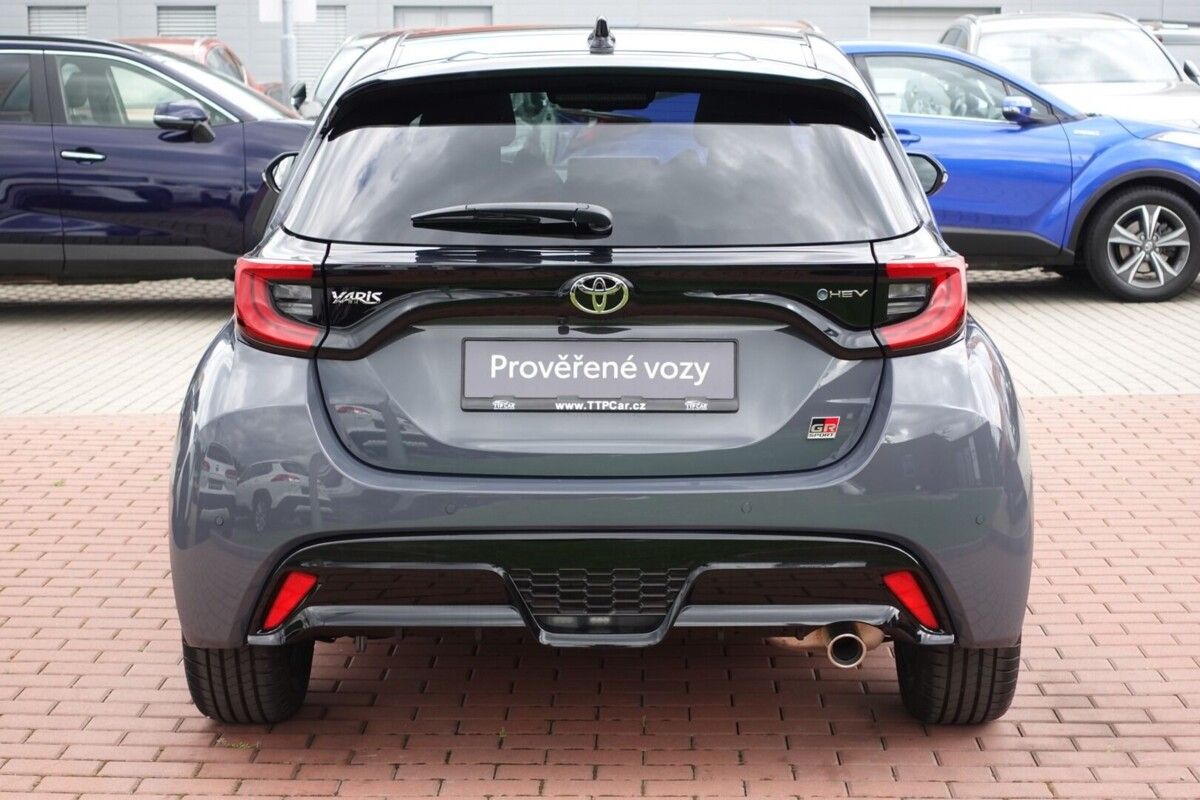 Toyota Yaris, 1,5 HEV GR SPORT VIP Skyview - fotka 5