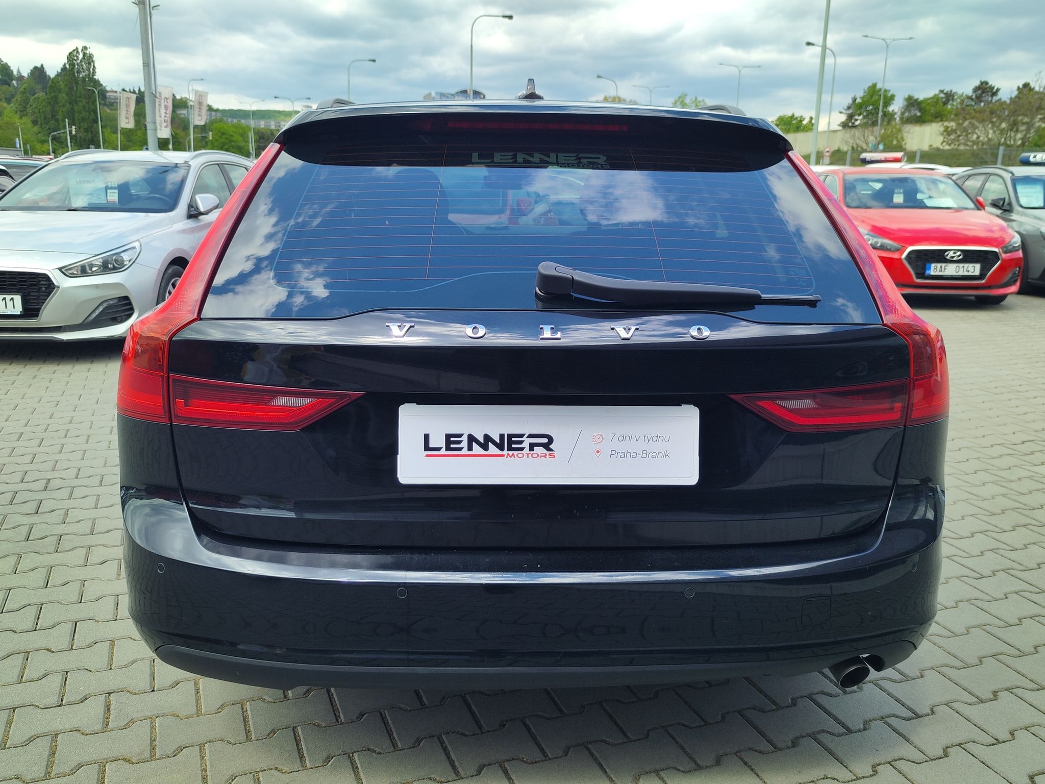 Volvo V90, D3 2.0/110kW Kinetic - fotka 6