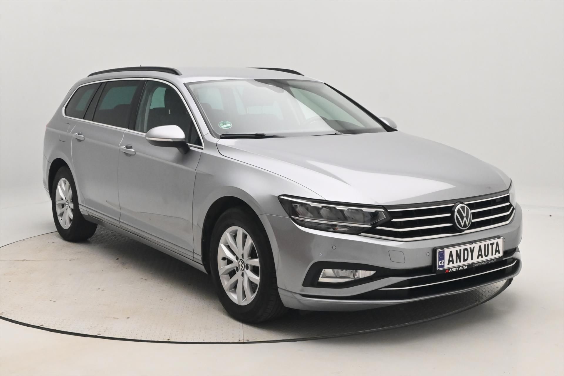 Volkswagen Passat, 2,0 TDI 110kW DSG Business VŮZ - fotka 3