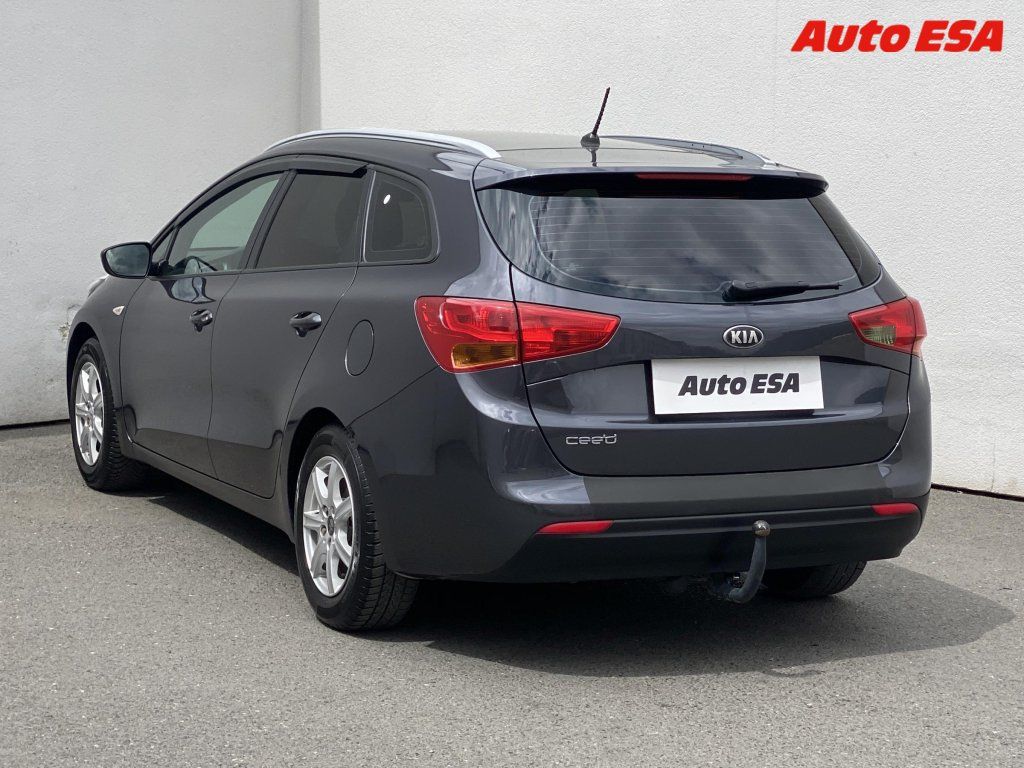 Kia Cee´d, 1.4 - fotka 6