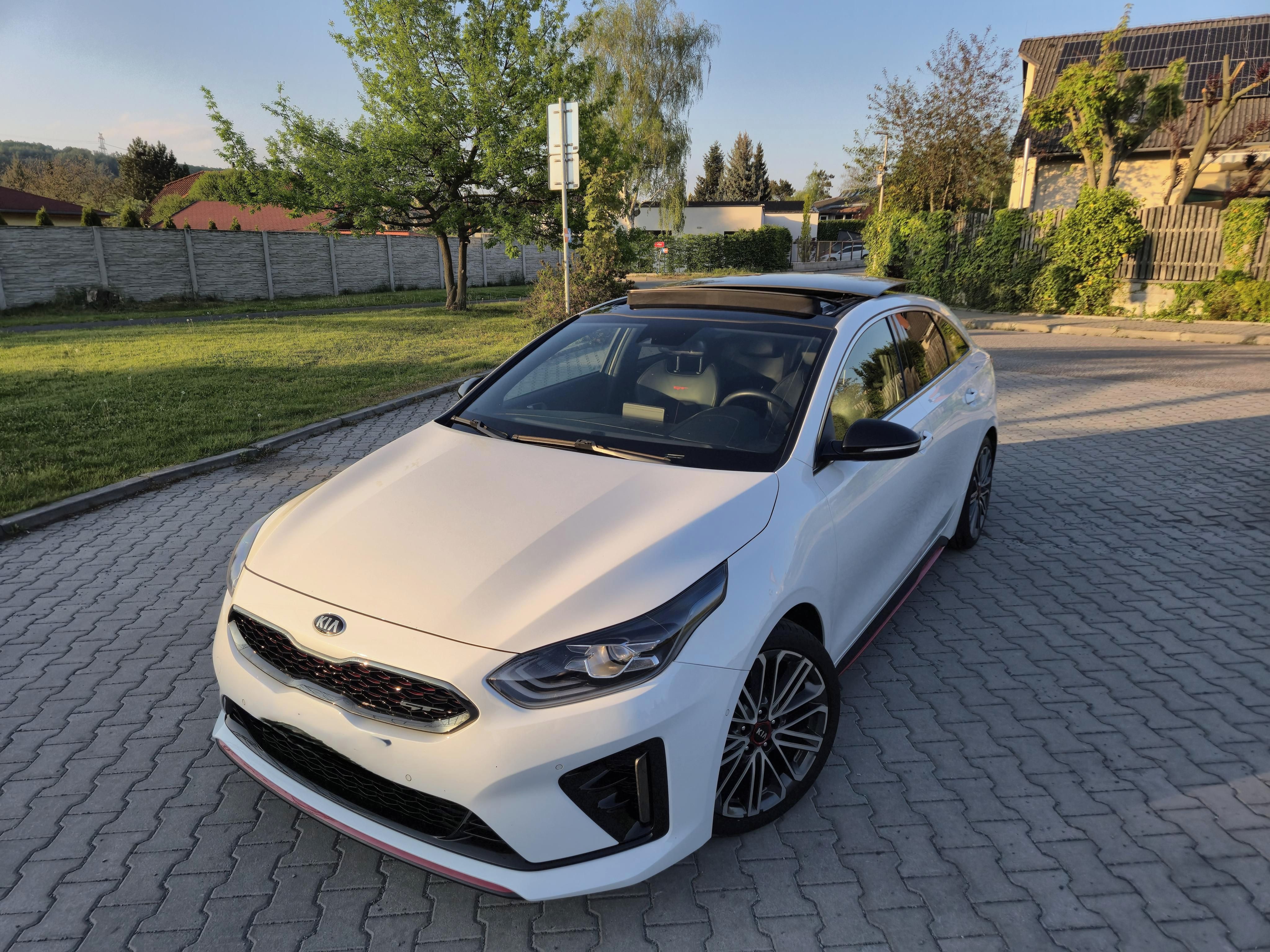 Kia ProCeed, 1,6 T-GDI 7DCT - v záruce KIA - fotka 3