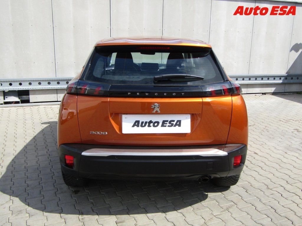 Peugeot 2008, 1.2 PT - fotka 5