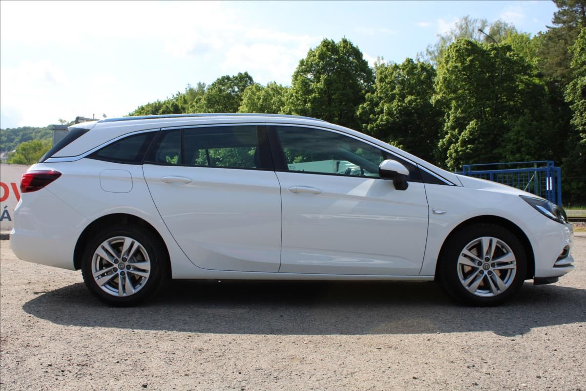 Opel Astra, 1,6 CDTi  AUTOMAT,DPH,TAŽNÉ - fotka 4