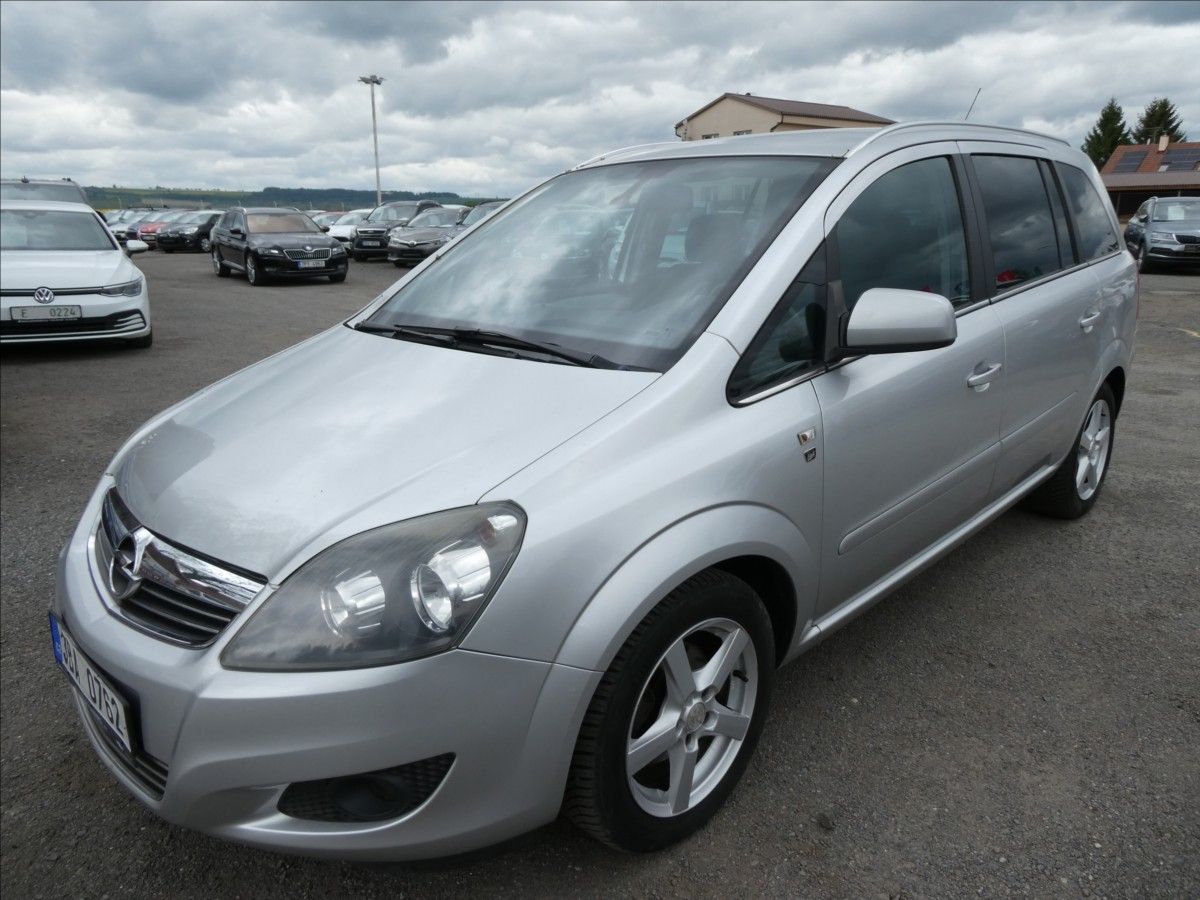 Opel Zafira, 1,8 i 16V klima, závěs - fotka 3