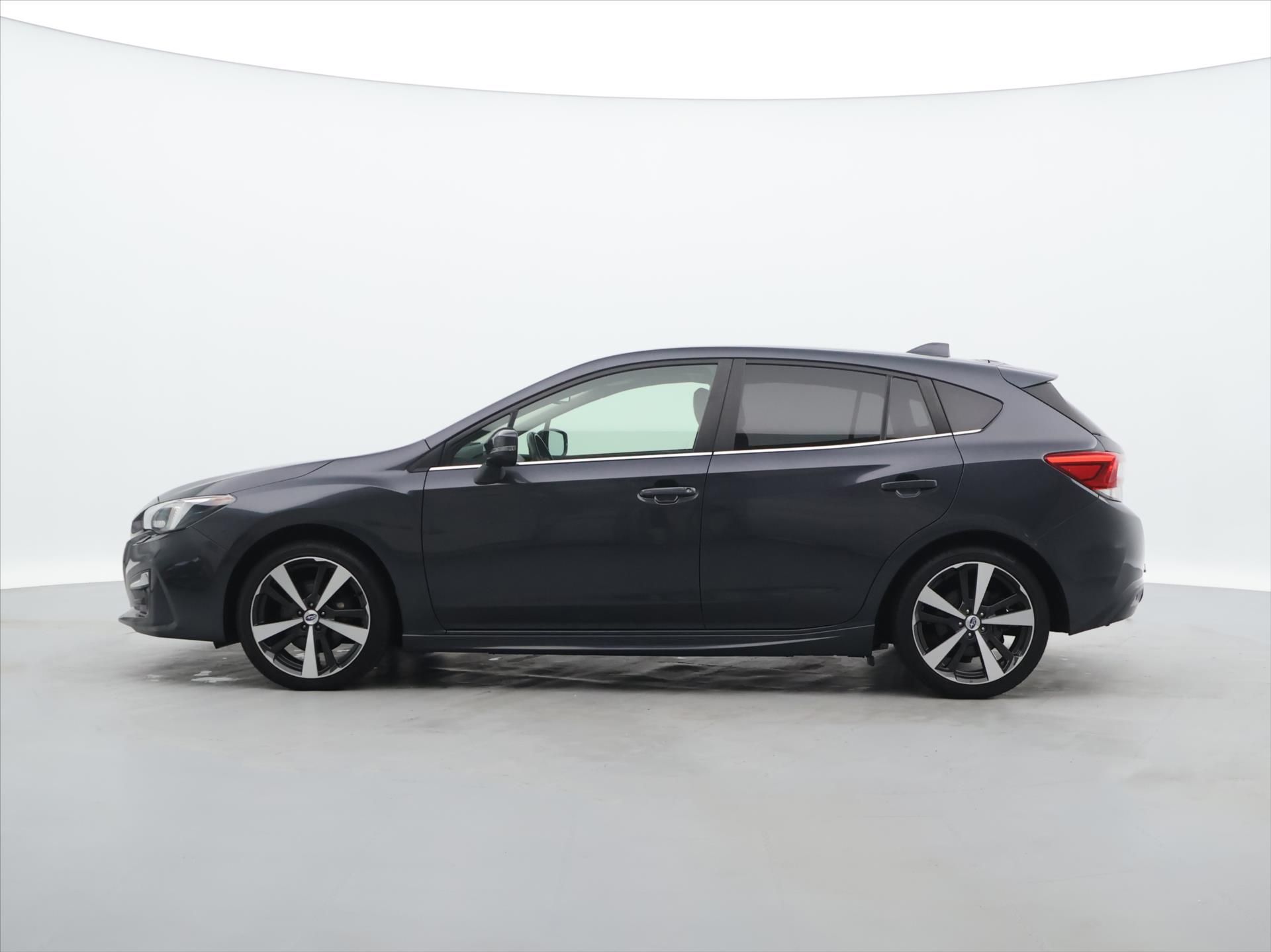 Subaru Impreza, 1,6 i 4x4 Premium ser.kn 1.maj - fotka 4