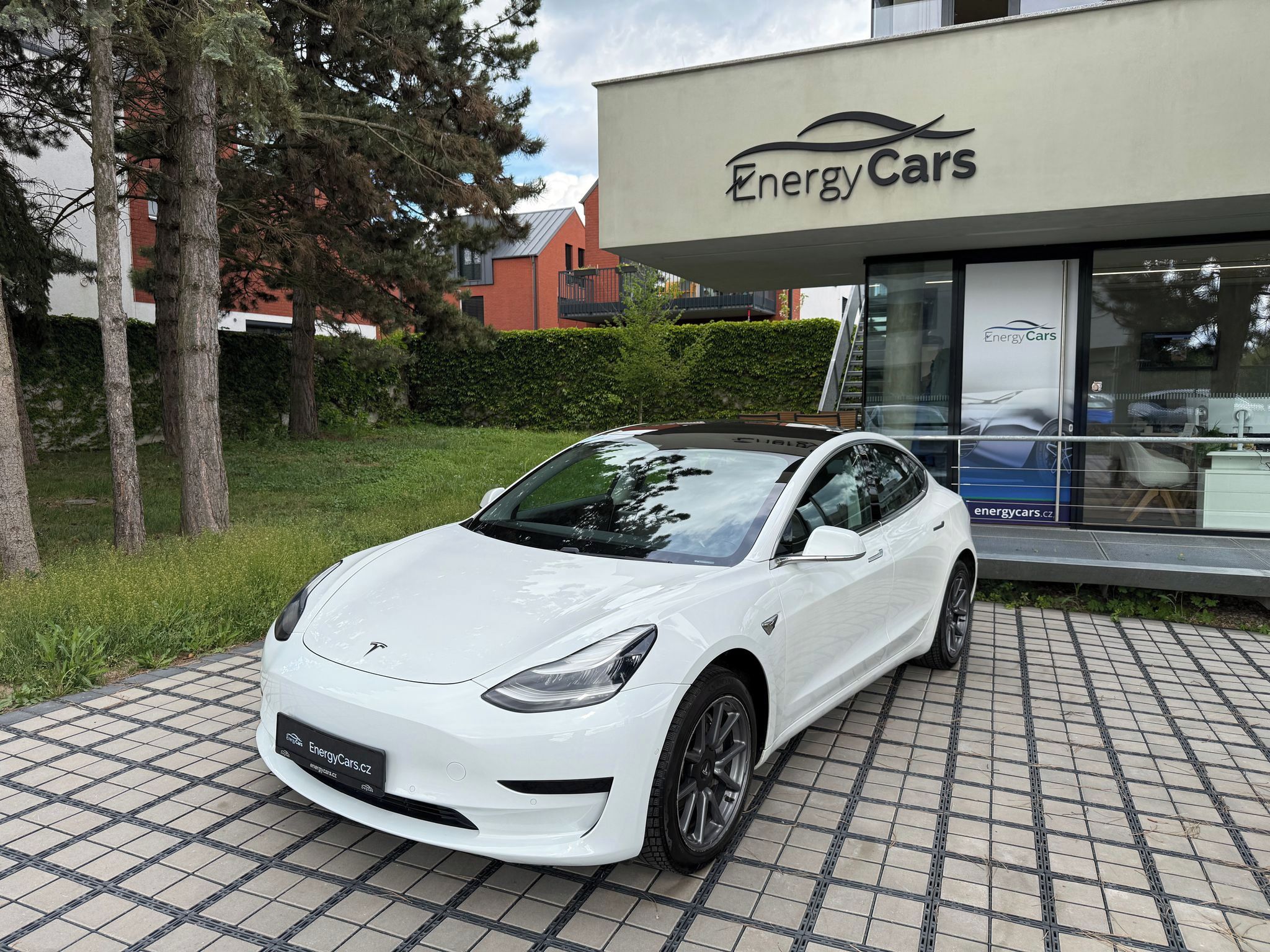 Tesla Model 3, Standart Range Plus
