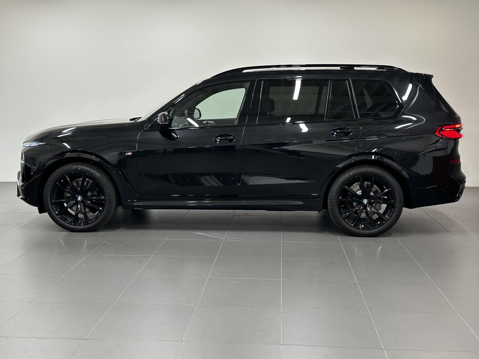 BMW X7, X7 xDrive40d - fotka 2