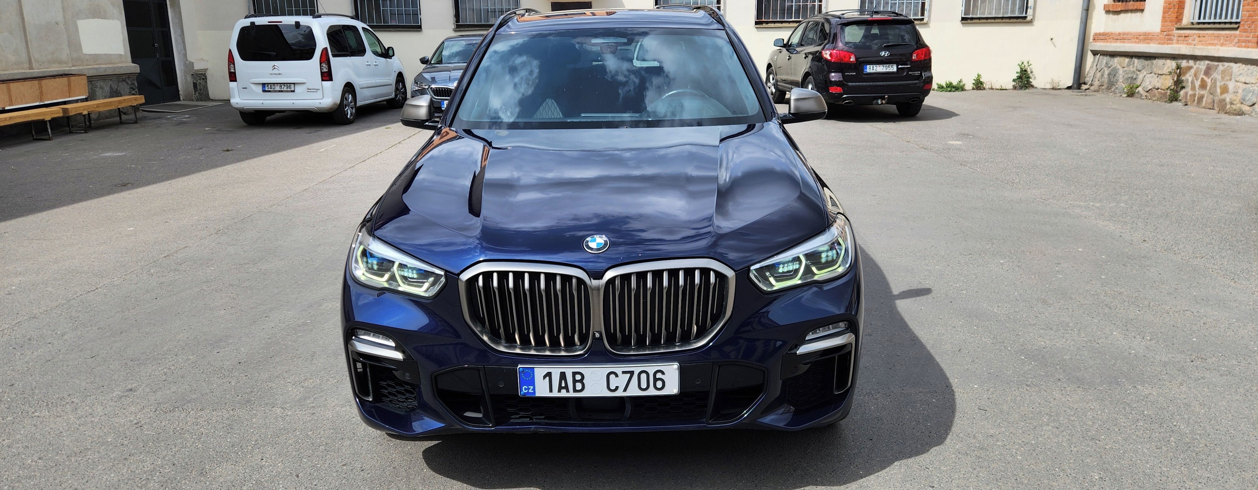 BMW X5, M50d ČR INDIVIDUAL M-SPORT TAŽ - fotka 3