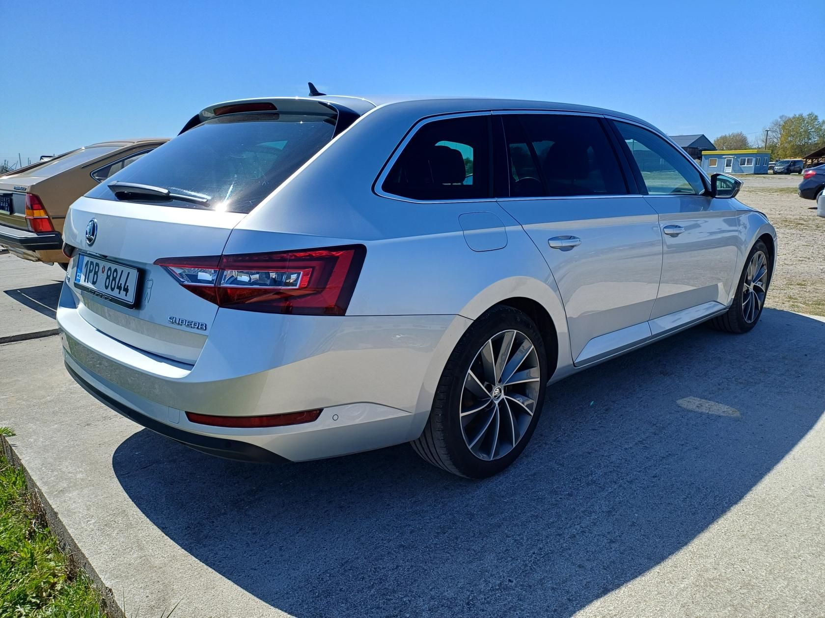 Škoda Superb, L&K 140kW DSG Kamera DPH Navi - fotka 3