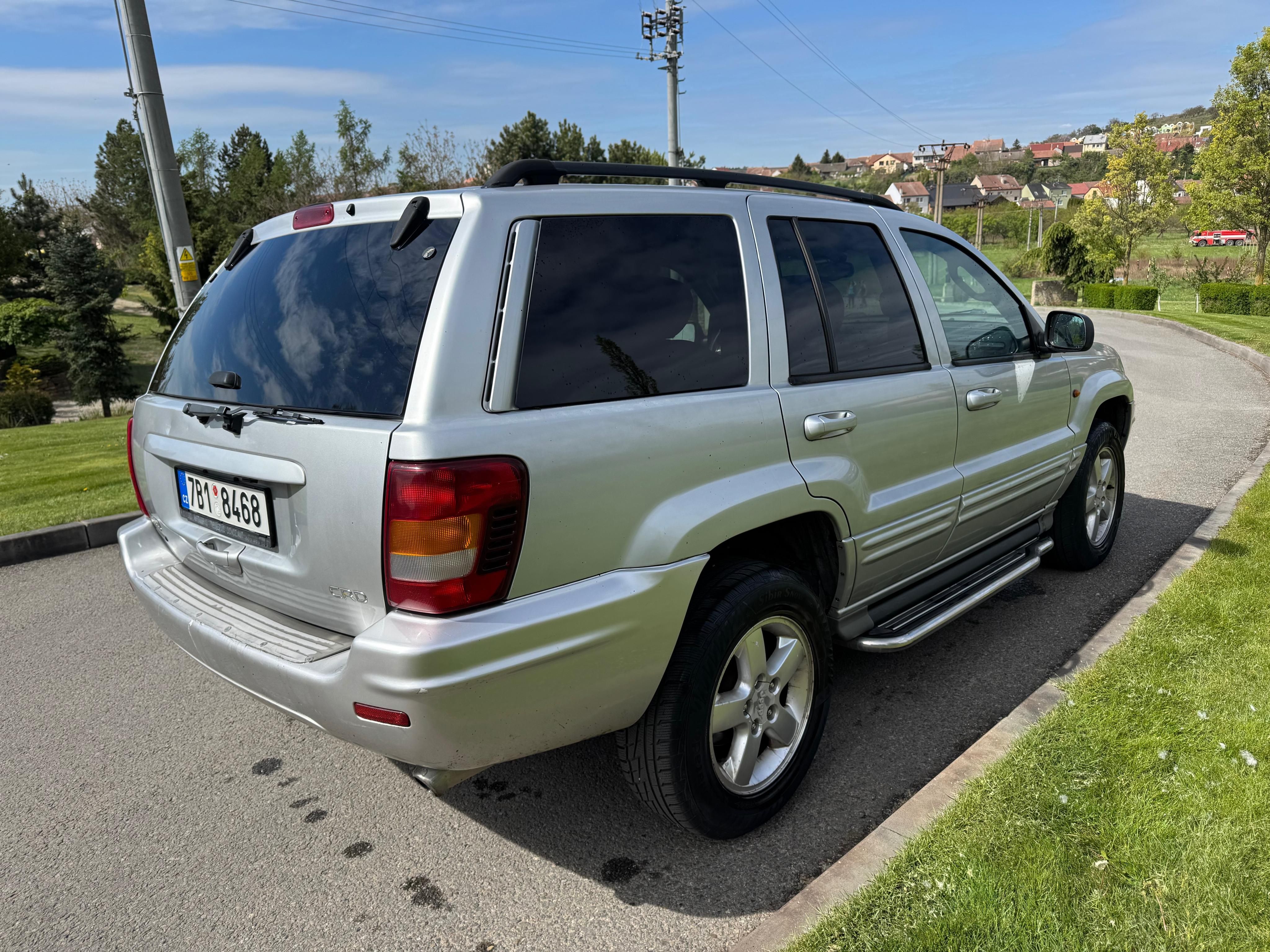 Jeep Grand Cherokee, 2,7 CRDi 4x4 Automat 120kW - fotka 5