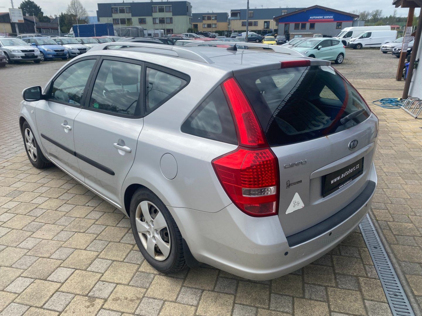 Kia Cee´d, 1.4  ČR - fotka 5