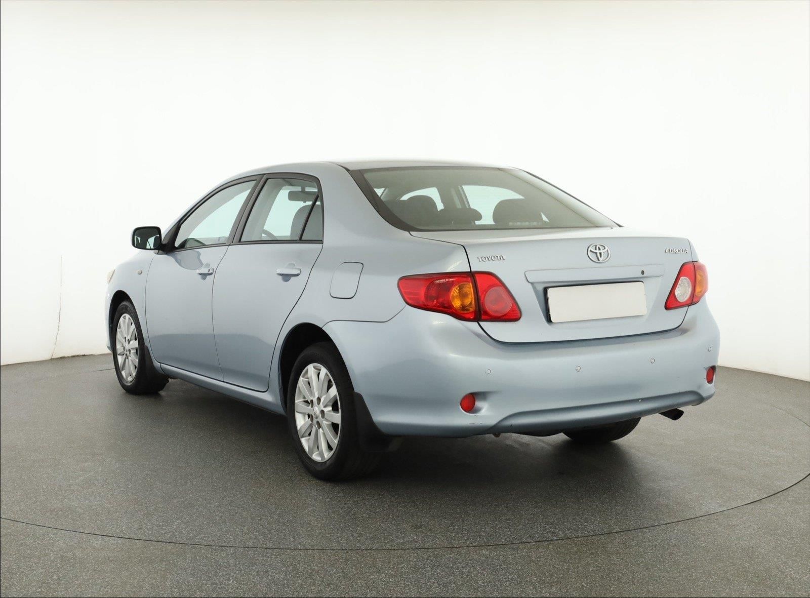Toyota Corolla, 1.6 Valvematic, Klima - fotka 4