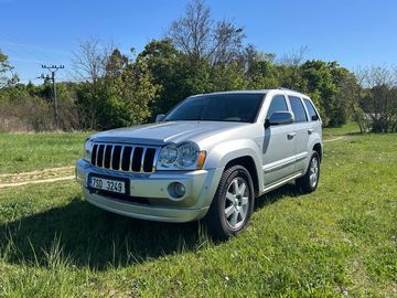 Jeep grand cheroke - TOP STAV