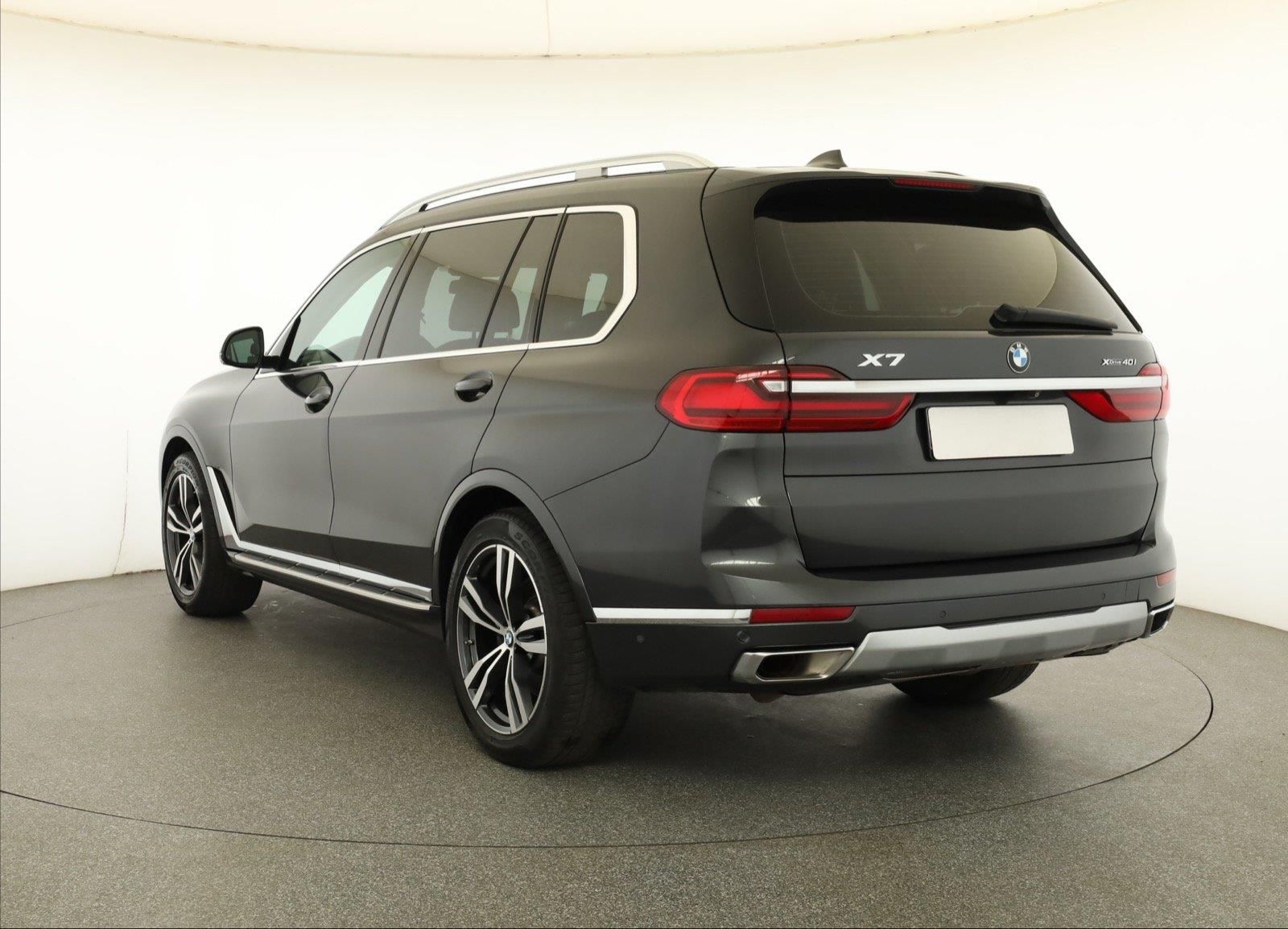 BMW X7, xDrive40i - fotka 4