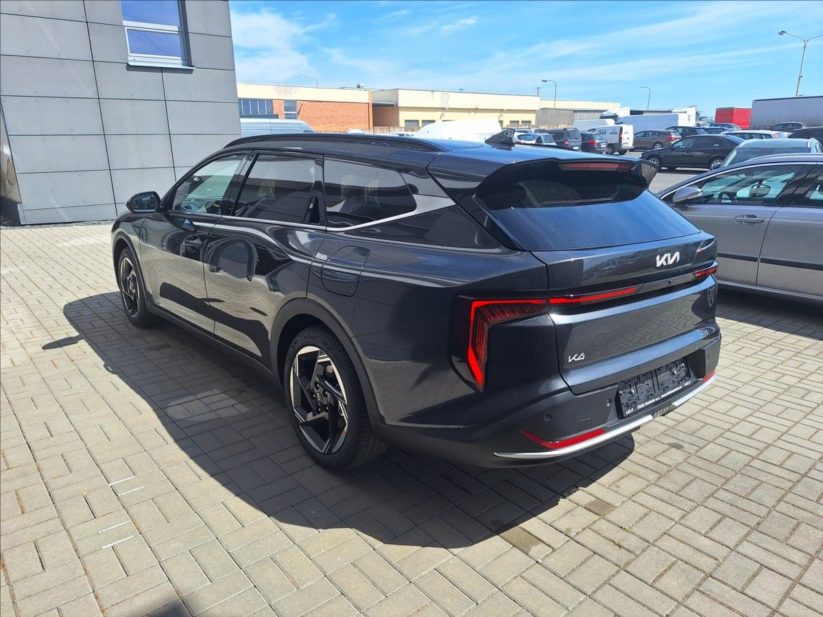 Kia K4, 1,6 7 DCT automat  Top - fotka 4