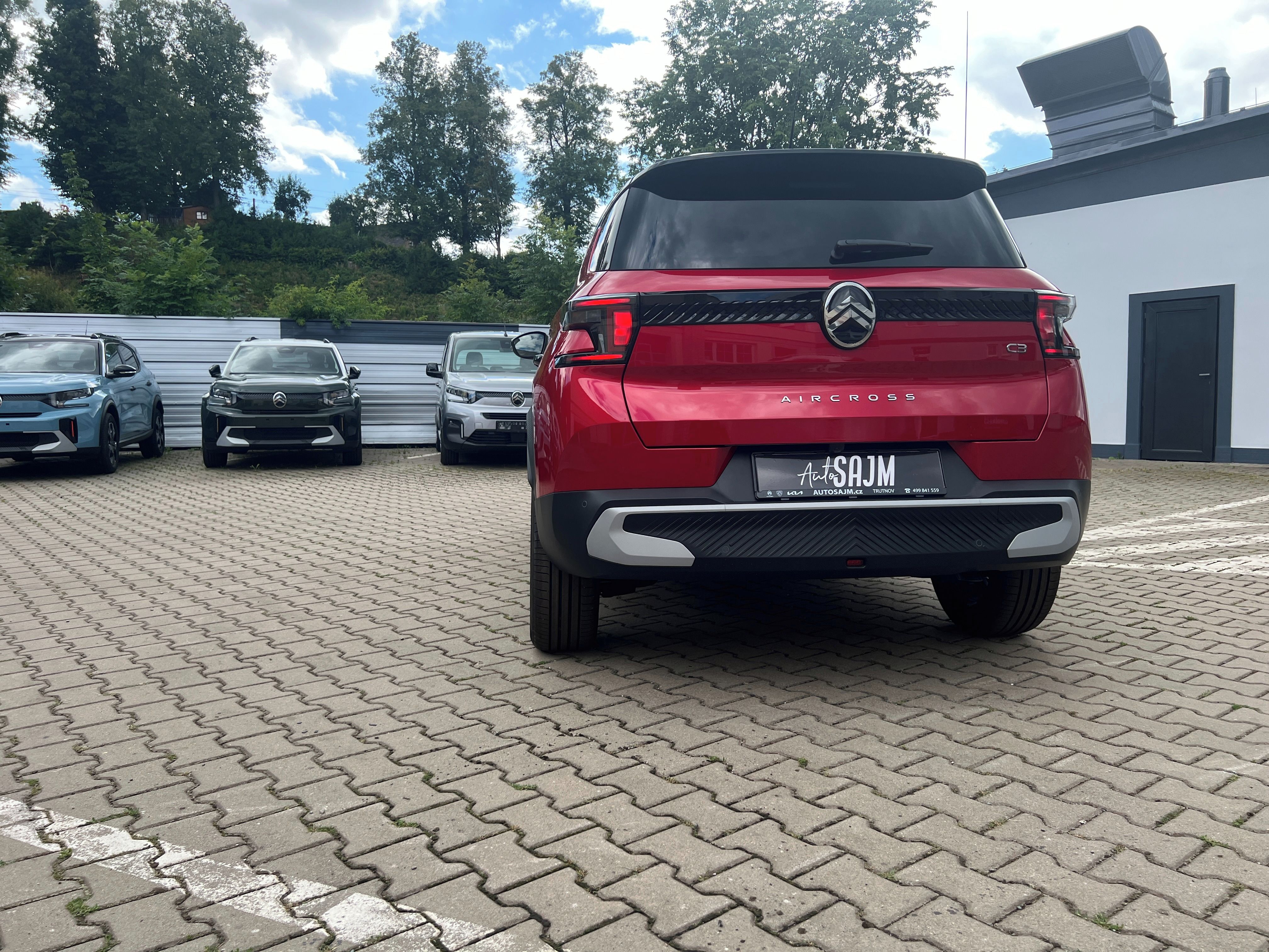 Citroën C3 Aircross, C3 AIRCROSS PLUS 1.2 červená - fotka 4