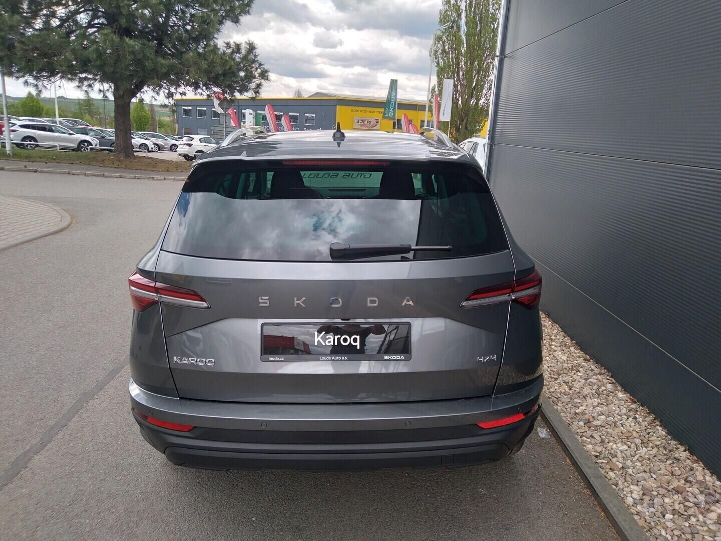 Škoda Karoq, Top Selection  2,0 TDI 4x4 110 - fotka 3
