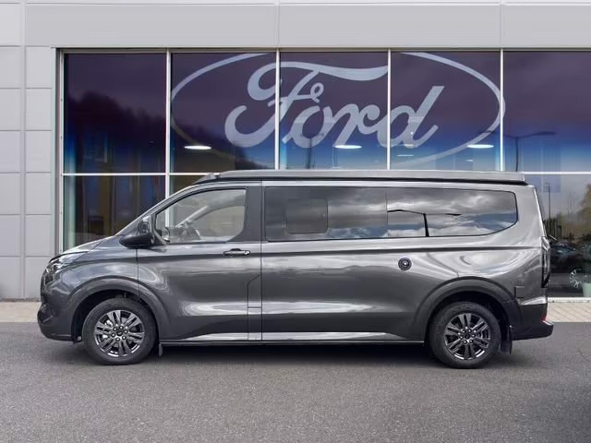 Ford Tourneo Custom, Nugget Titanium 320 L2 - fotka 3