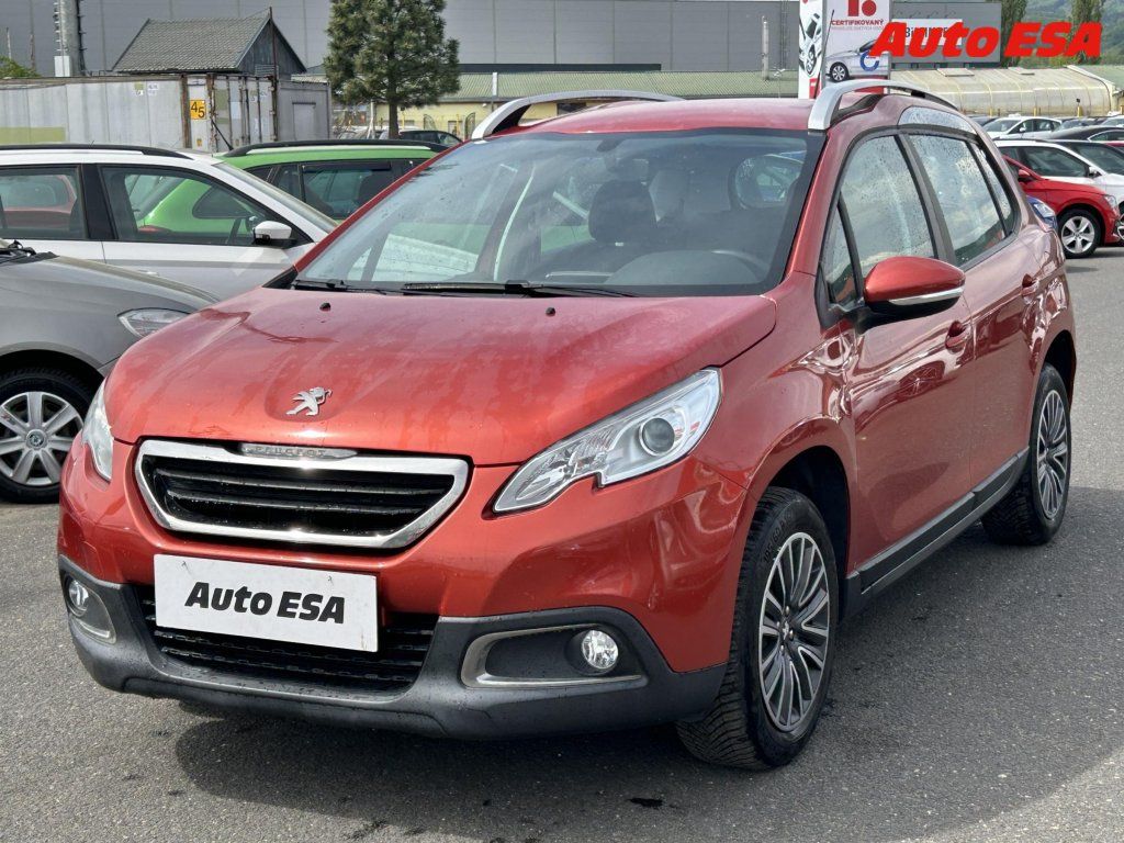 Peugeot 2008, 1.2PT,AC,park.asist - fotka 3