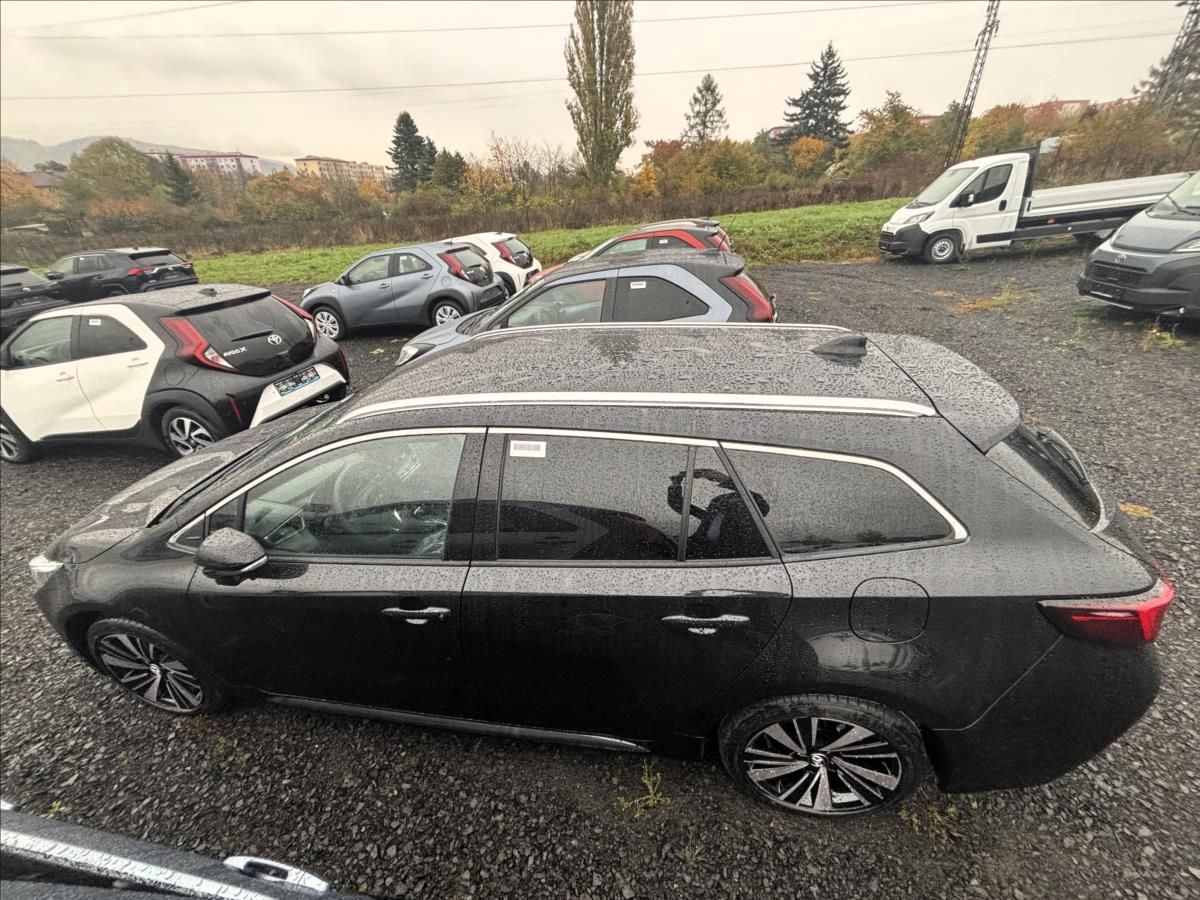 Toyota Corolla, 1,8   TS Style HEV - fotka 4