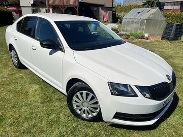 1.5TSI 110KW,1MAJ,CÉBIA,APPLE