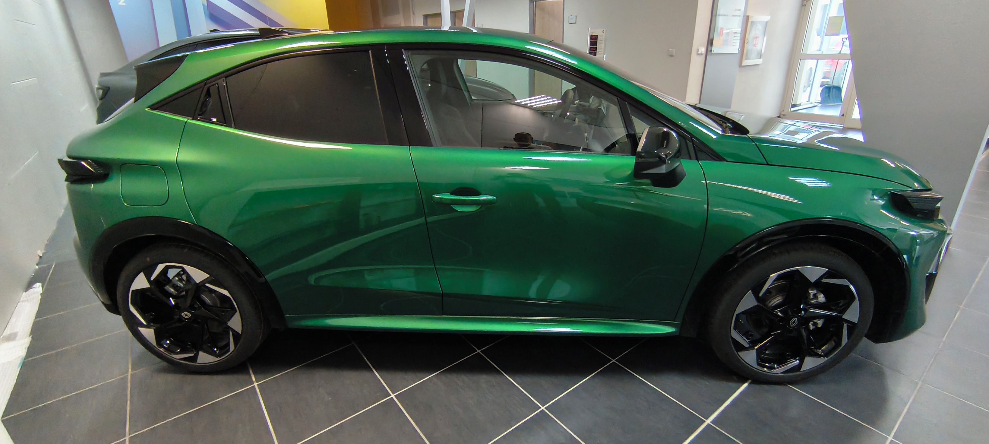 Renault Clio, TCe 115 - SKLADOVÉ VOZIDLO FRÝ - fotka 4