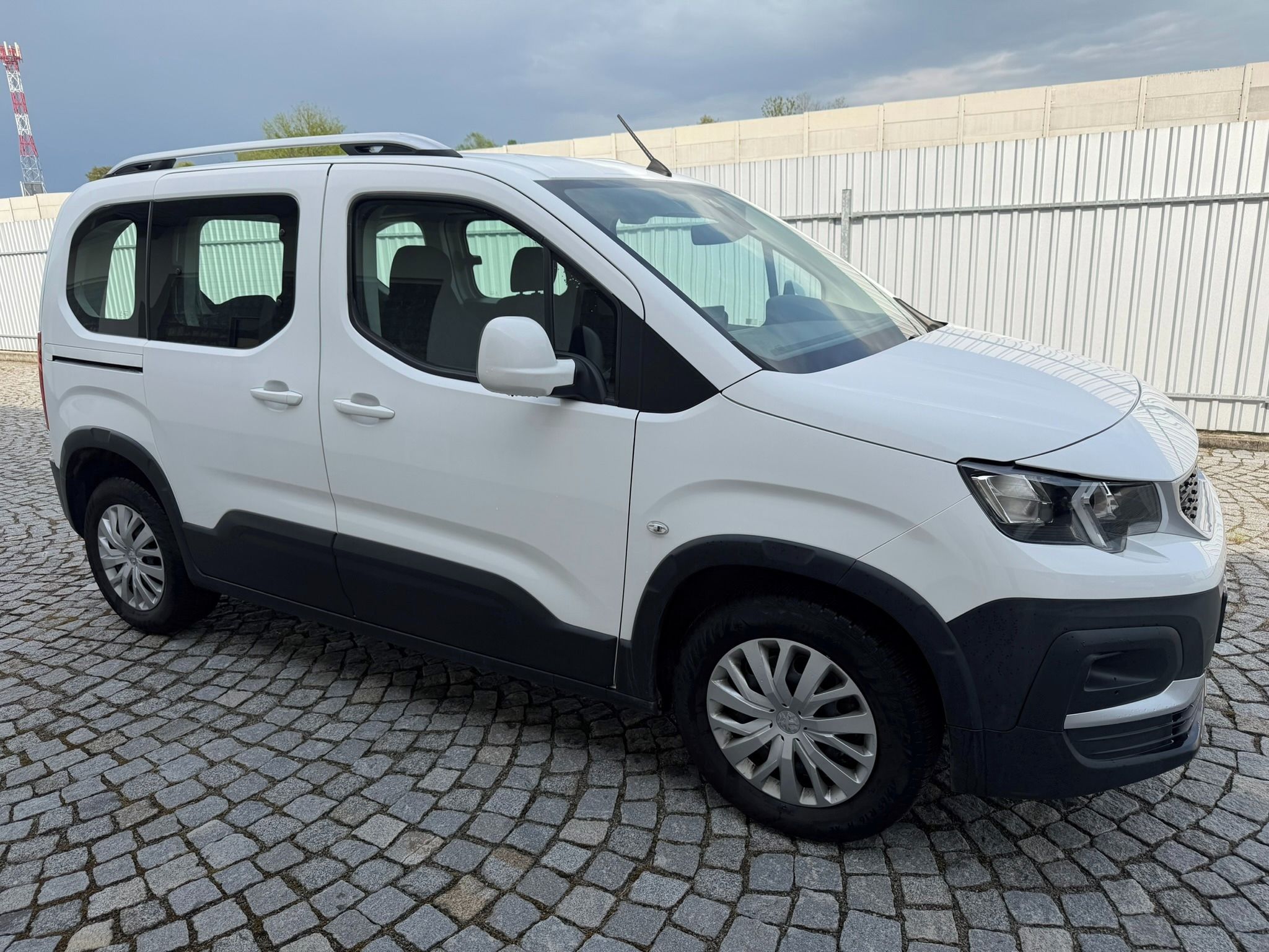 Peugeot Rifter, 1.2 PureTech 81 kW Active Plus - fotka 3