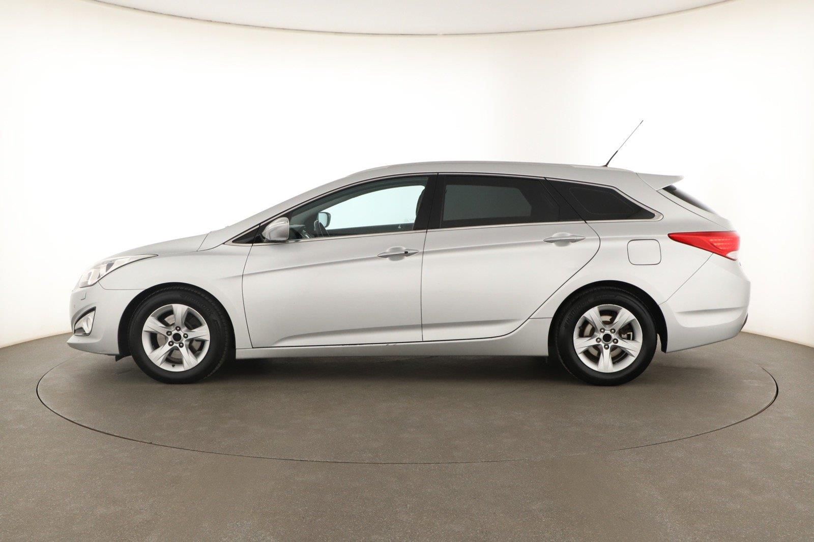 Hyundai i40, 1.7 CRDi, Automatická klima - fotka 3
