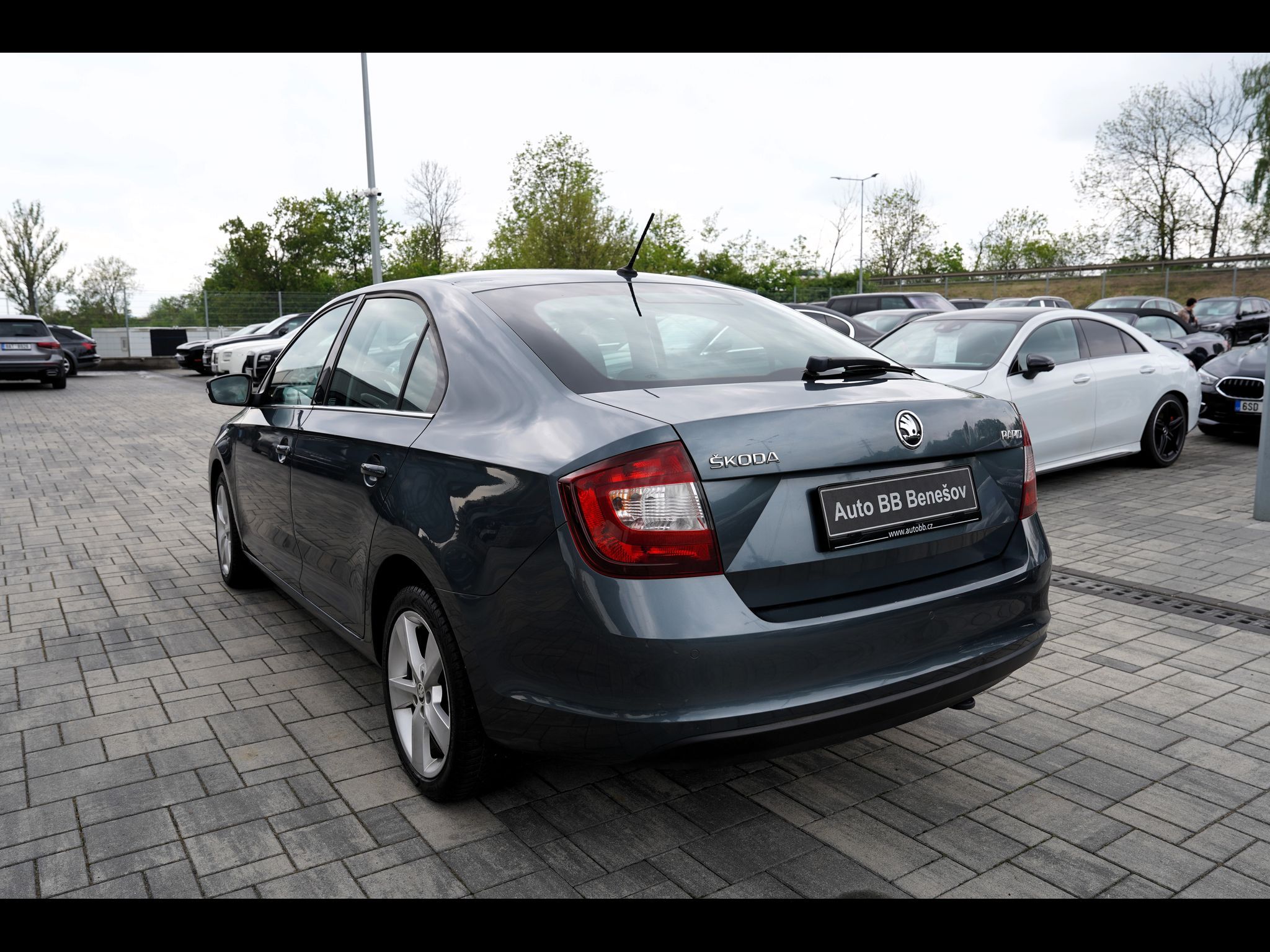 Škoda Rapid, 1.0 TSI 95 PS Style/Al/LED/ČR - fotka 4