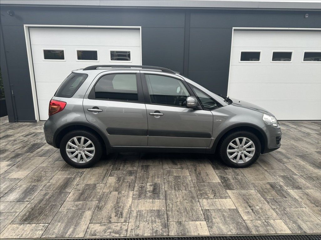 Suzuki SX4, 2,0 DDiS 135PS  Style 4x4 - fotka 4