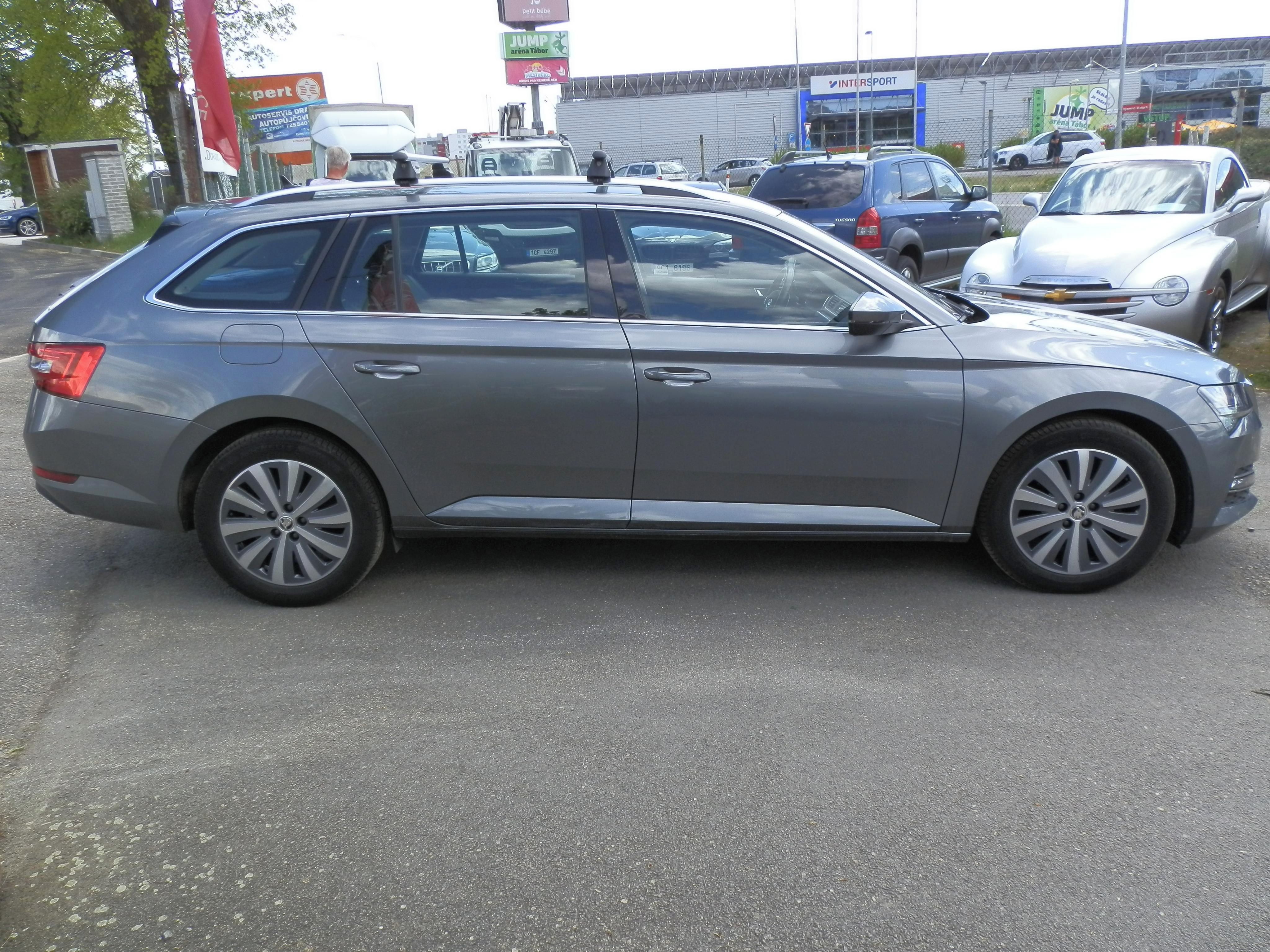Škoda Superb, 2,0 TDi, 110kW - fotka 5