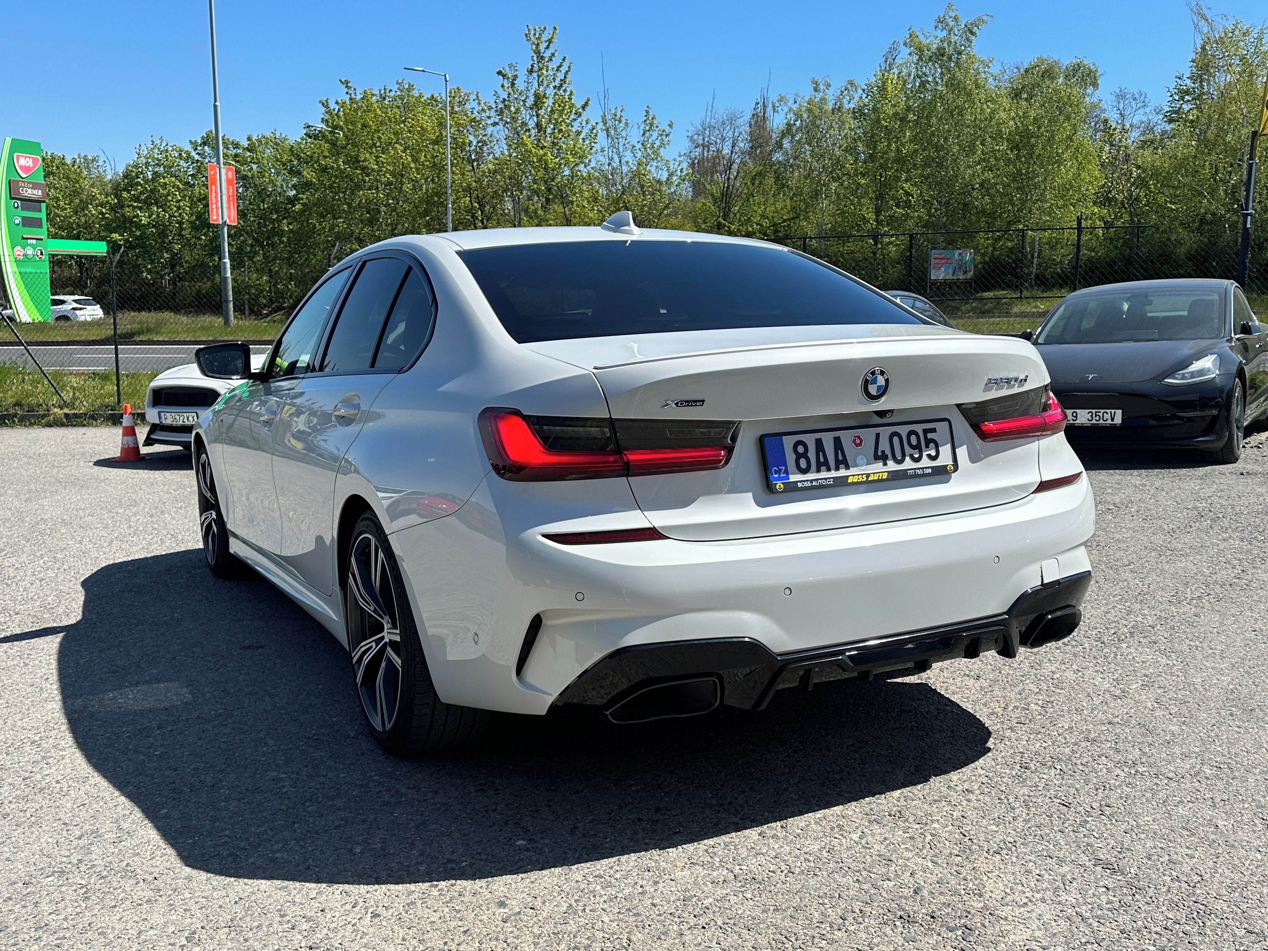 BMW Řada 3, BMW 330D xDrive 2020 - fotka 6