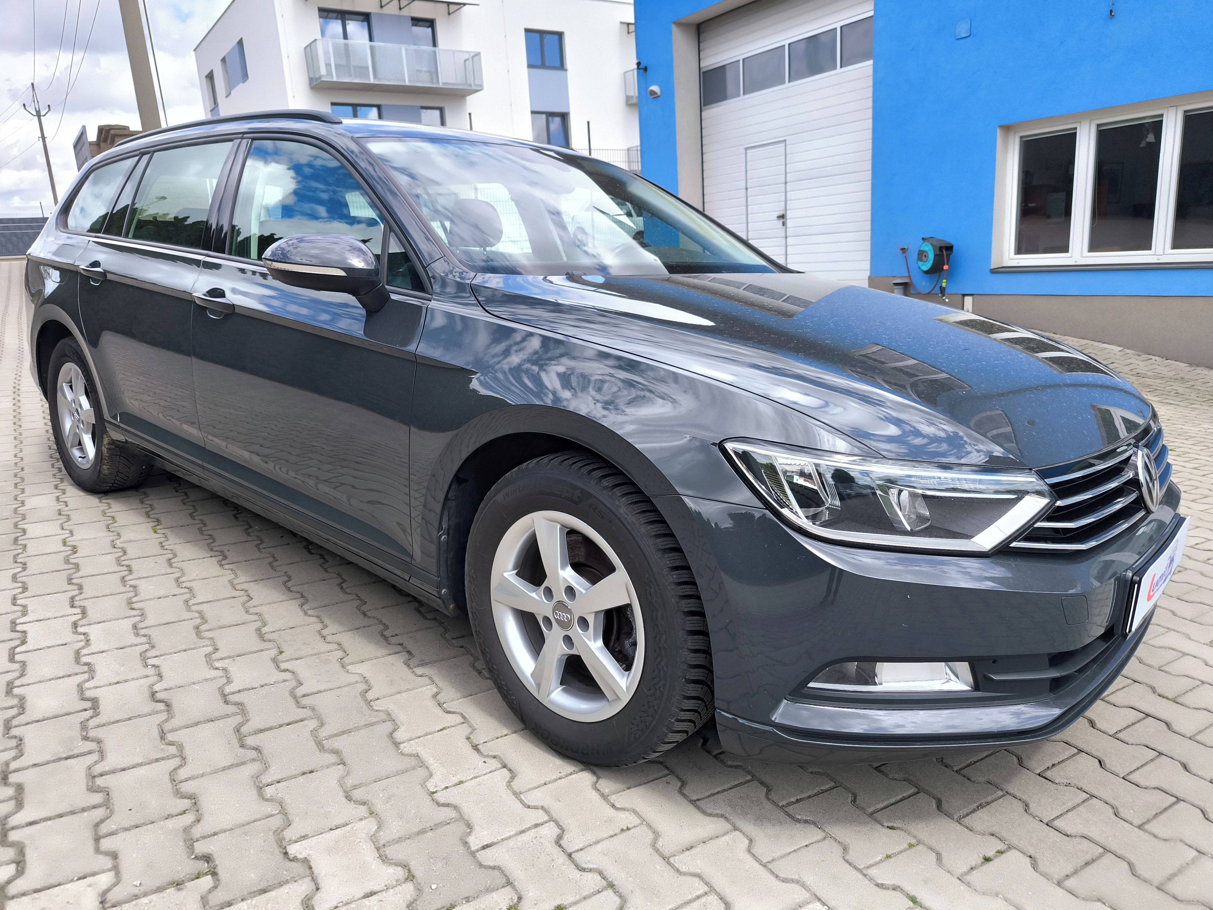 Volkswagen Passat, 2.0 TDi Trendline - fotka 3