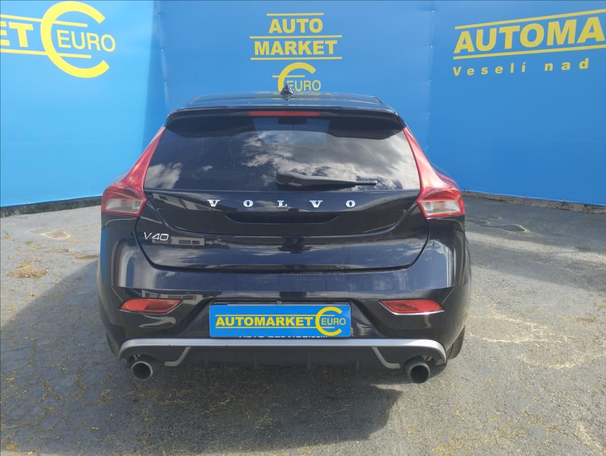 Volvo V40, 2,0 D3 110KW R-DESING, PANORAM - fotka 5