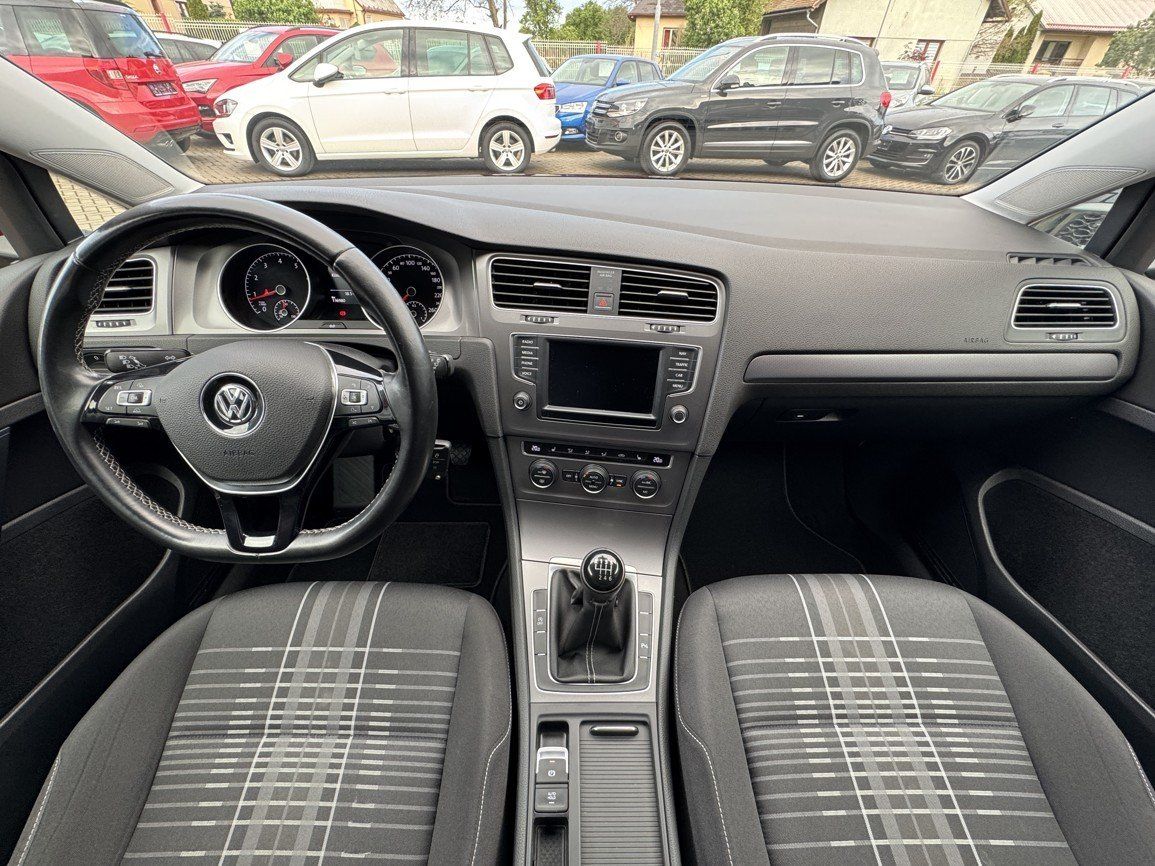 Volkswagen Golf, 1.4TSi Lounge Navi Digi Klima - fotka 6
