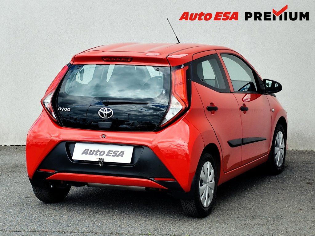 Toyota Aygo, 1.0 VVT-i,1.maj,ČR - fotka 4