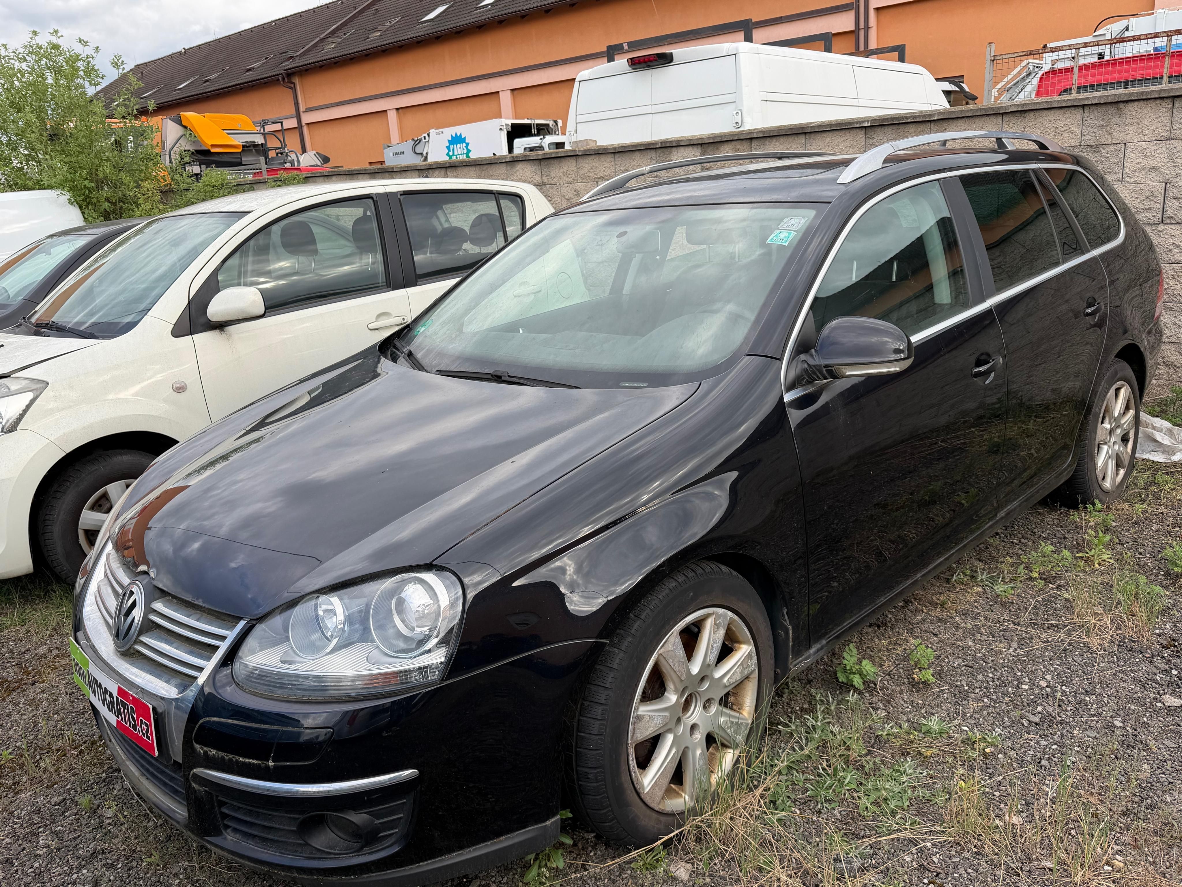 Volkswagen Golf, 2.0TDI-XENON-KŮŽĚ-PANORAMA