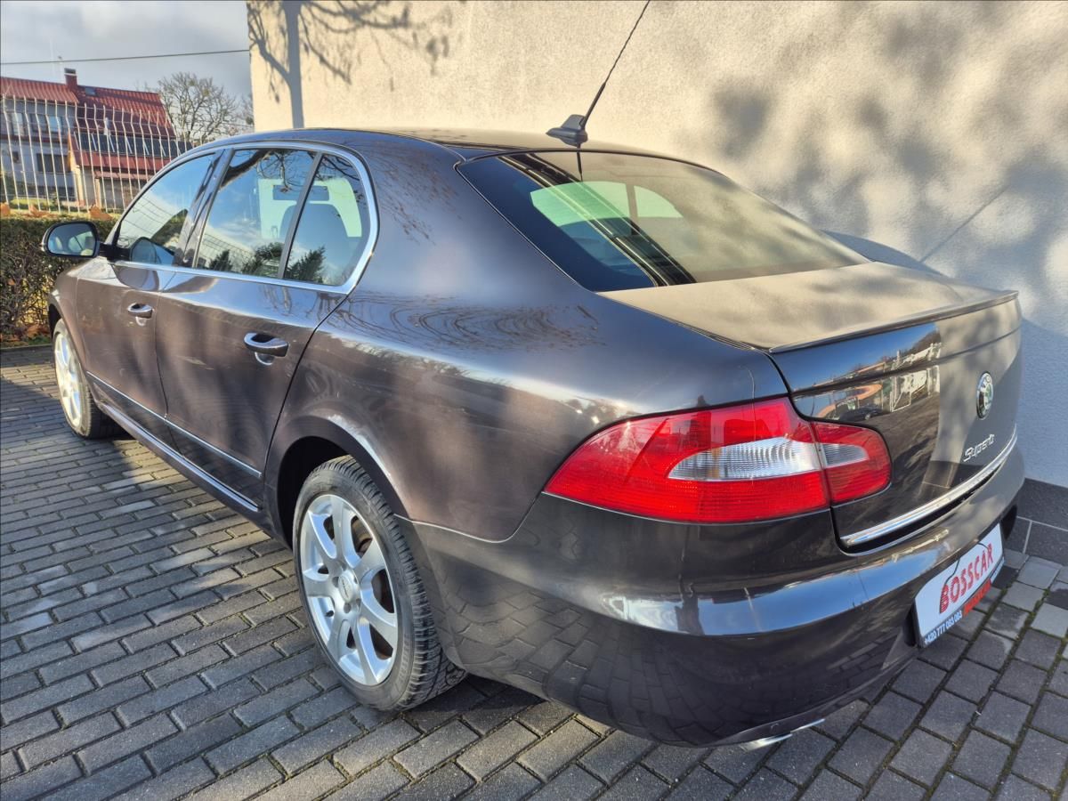 Škoda Superb, 3,6 FSi V6 DSG 4x4 106Tis.Km!! - fotka 4