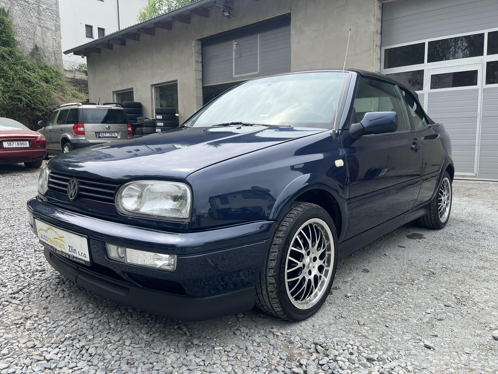 Volkswagen Golf, 1,6 i 74 Kw CABRIO - fotka 3
